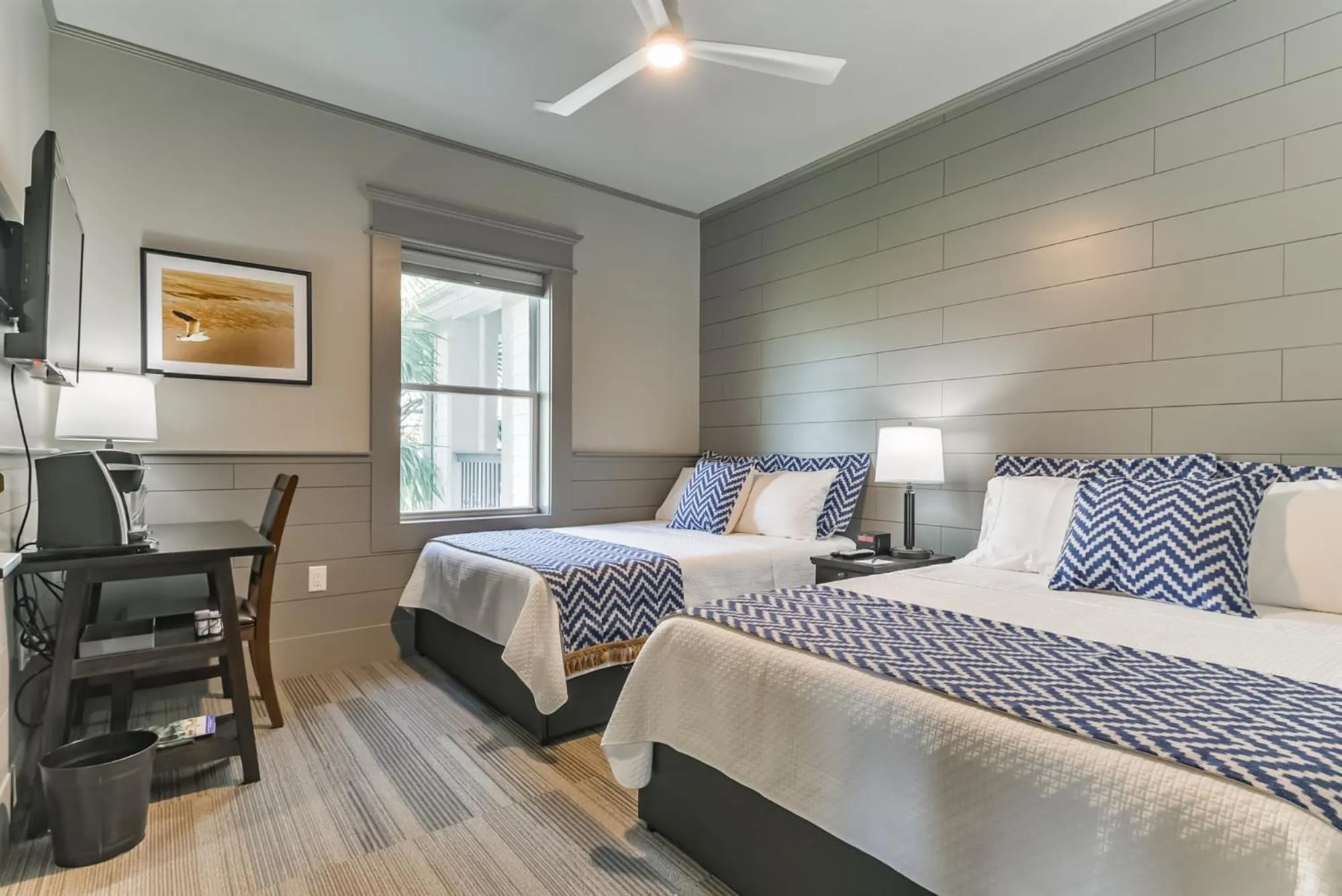 Bedroom, Bed in Harborwalk Lodge