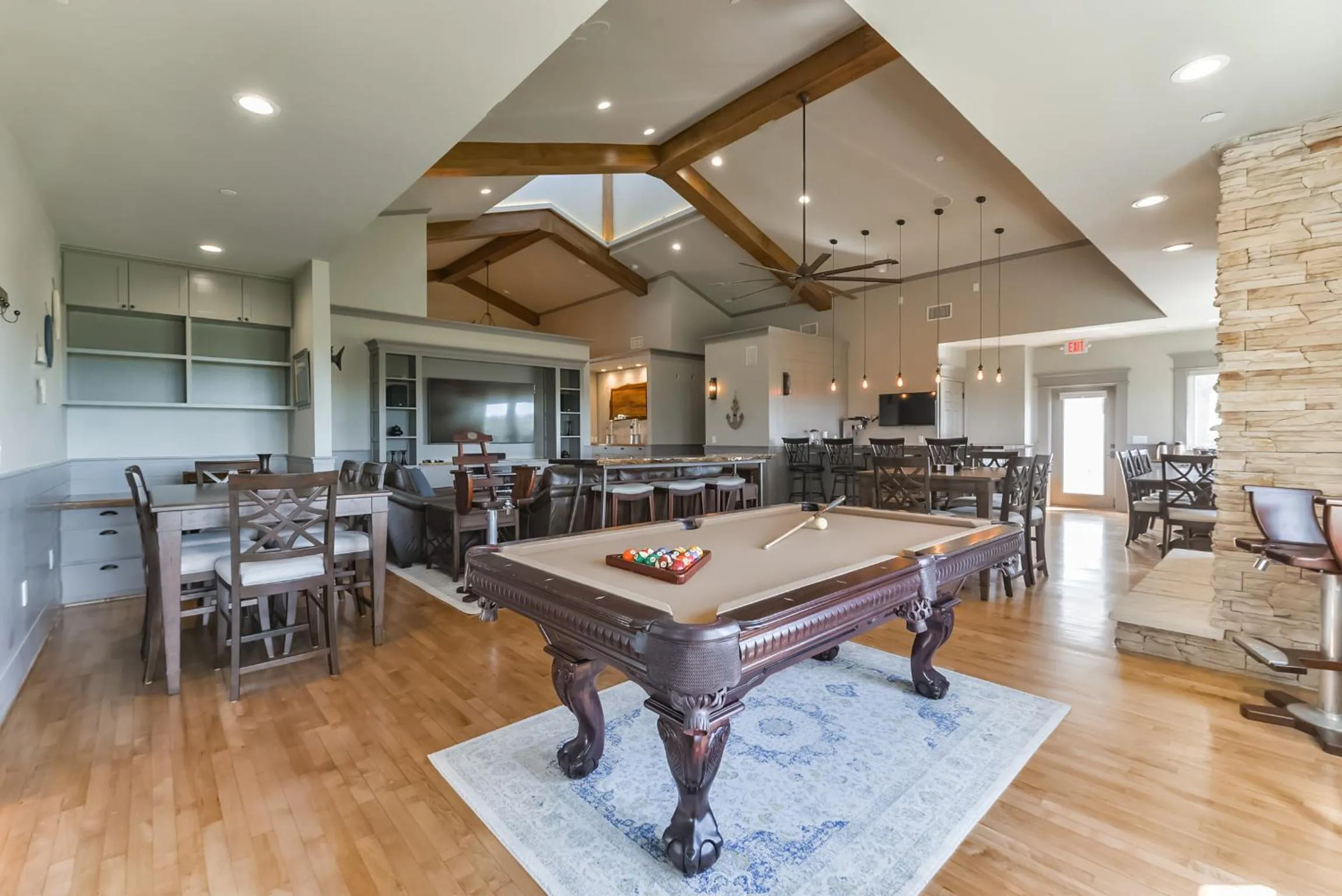 Living room in Harborwalk Lodge