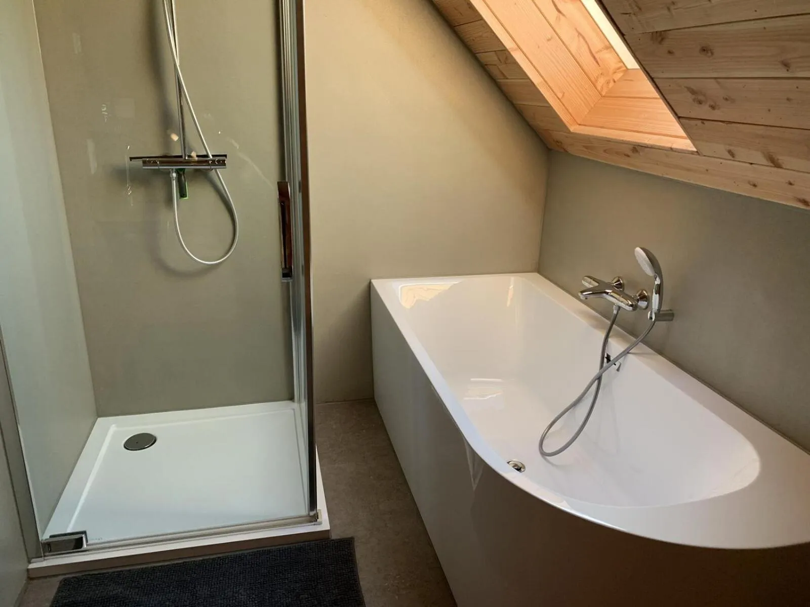 Shower in Sandberghe - Een plek om te verdwalen