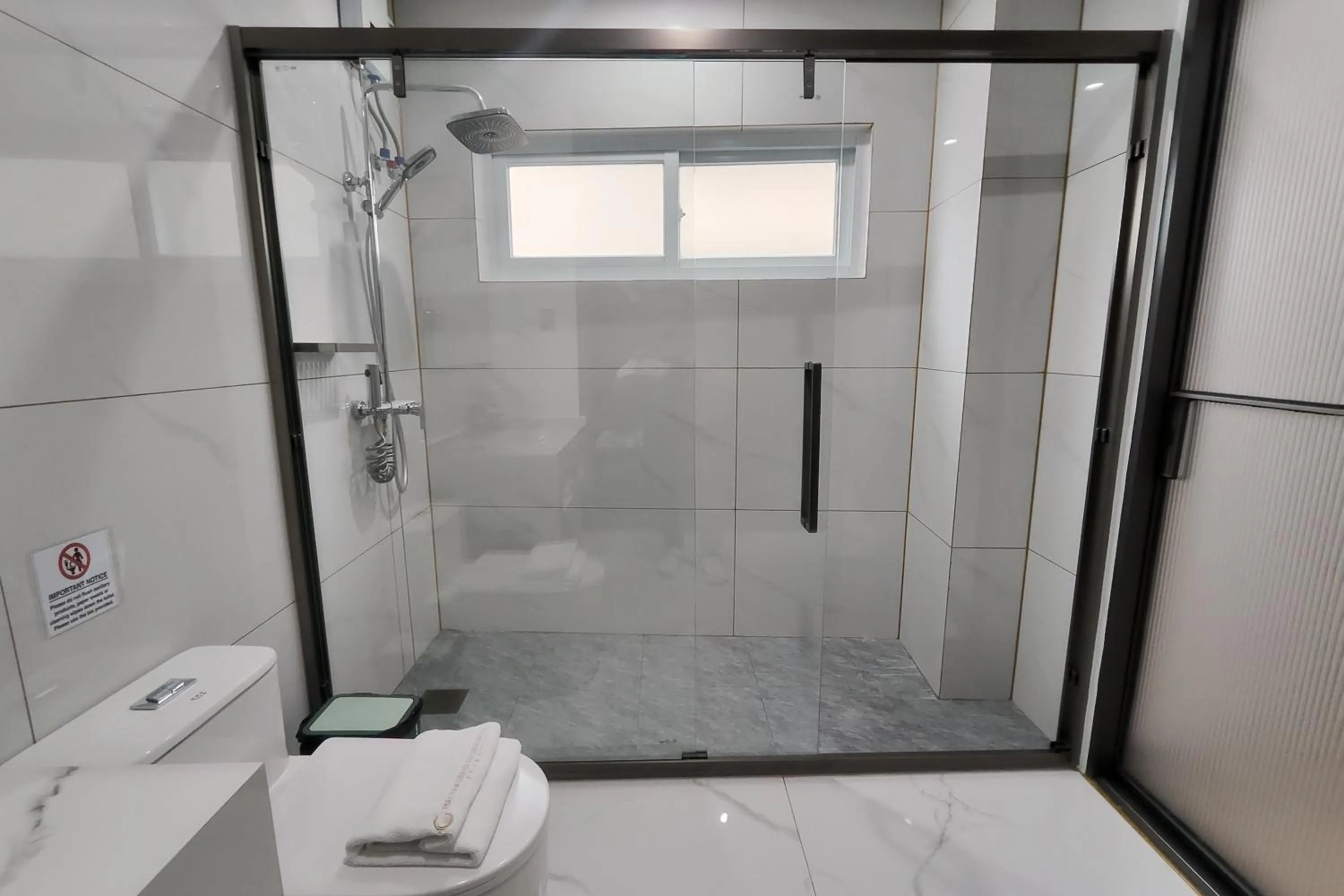 Bathroom in Mactan Grand Golden Hotel near Airport