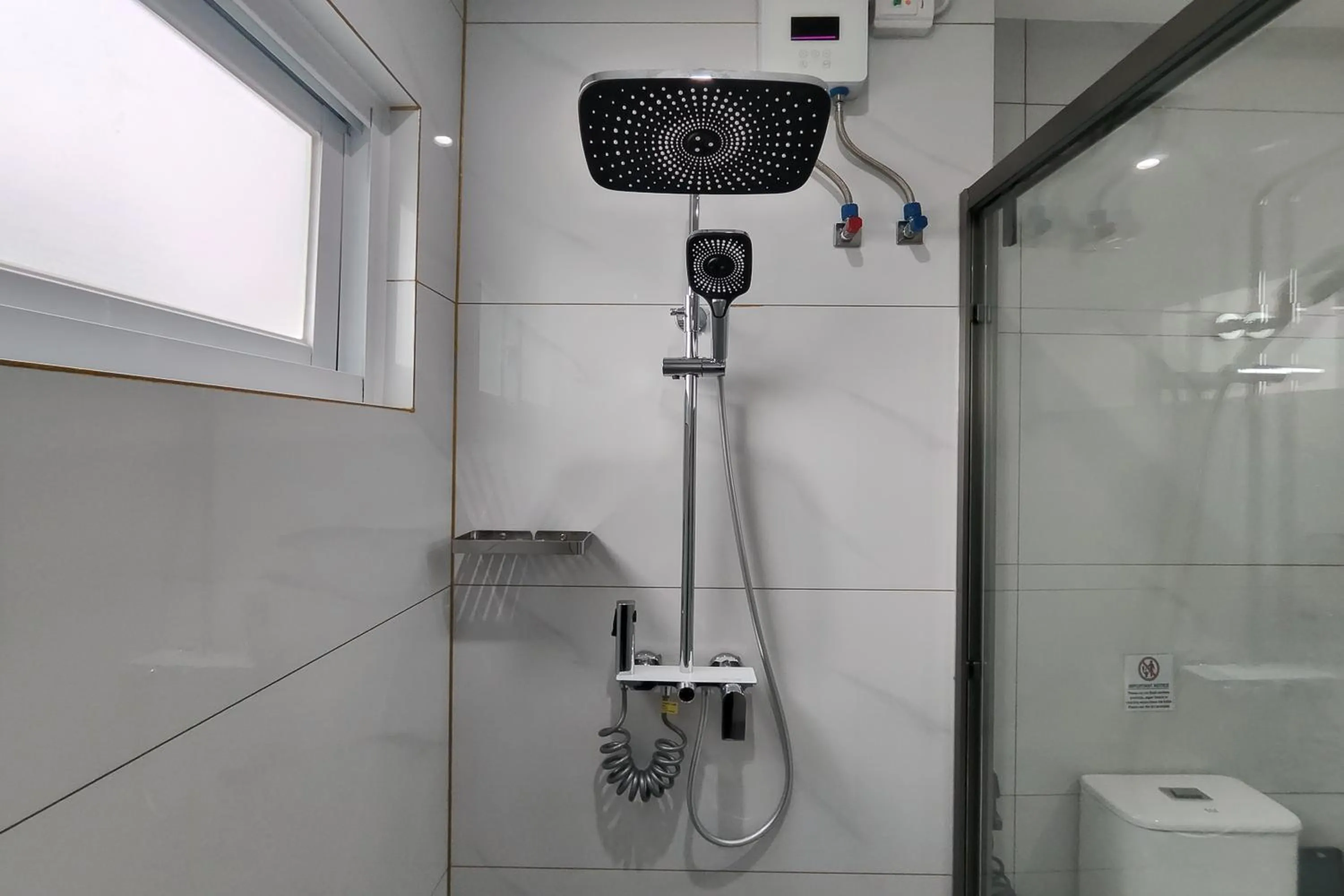 Bathroom in Mactan Grand Golden Hotel near Airport