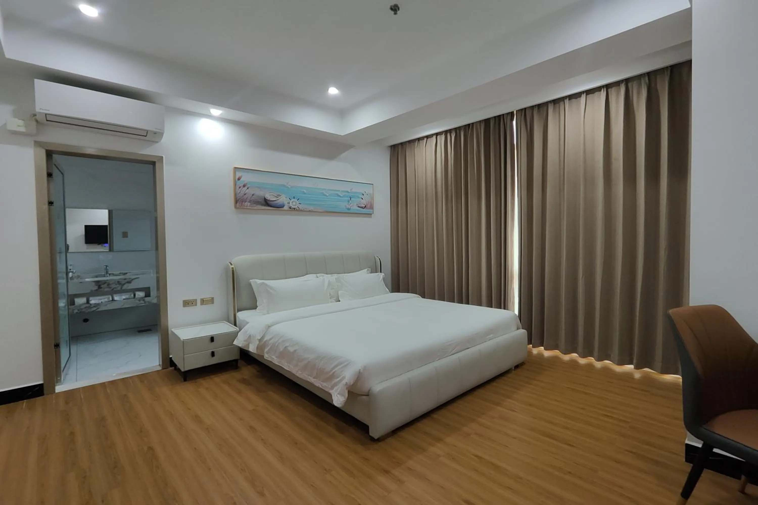 Bed in Mactan Grand Golden Hotel near Airport