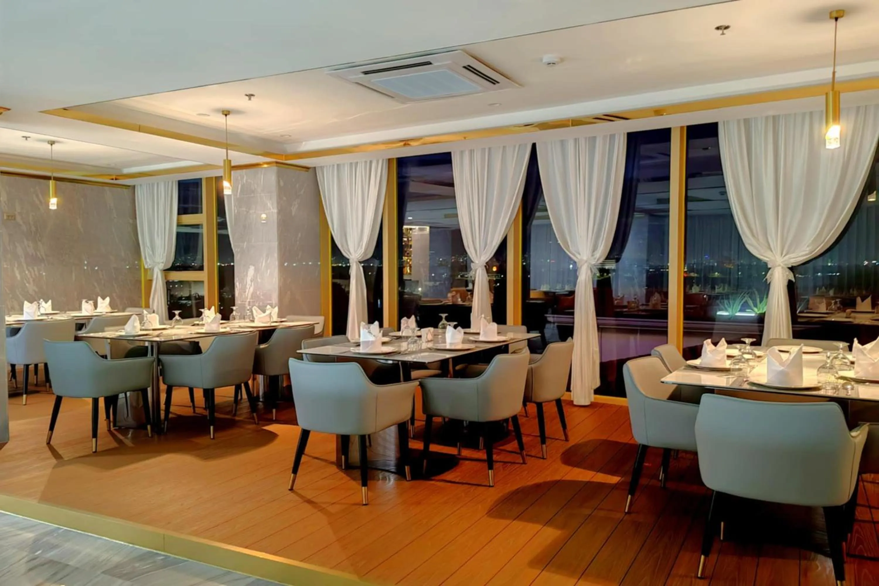 Restaurant/places to eat in Mactan Grand Golden Hotel near Airport