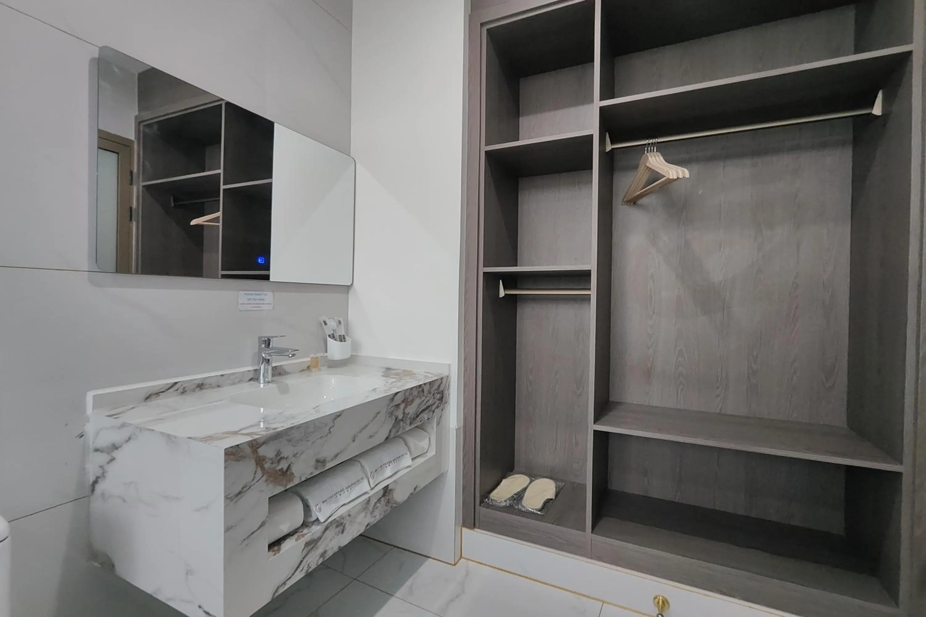 Bathroom in Mactan Grand Golden Hotel near Airport