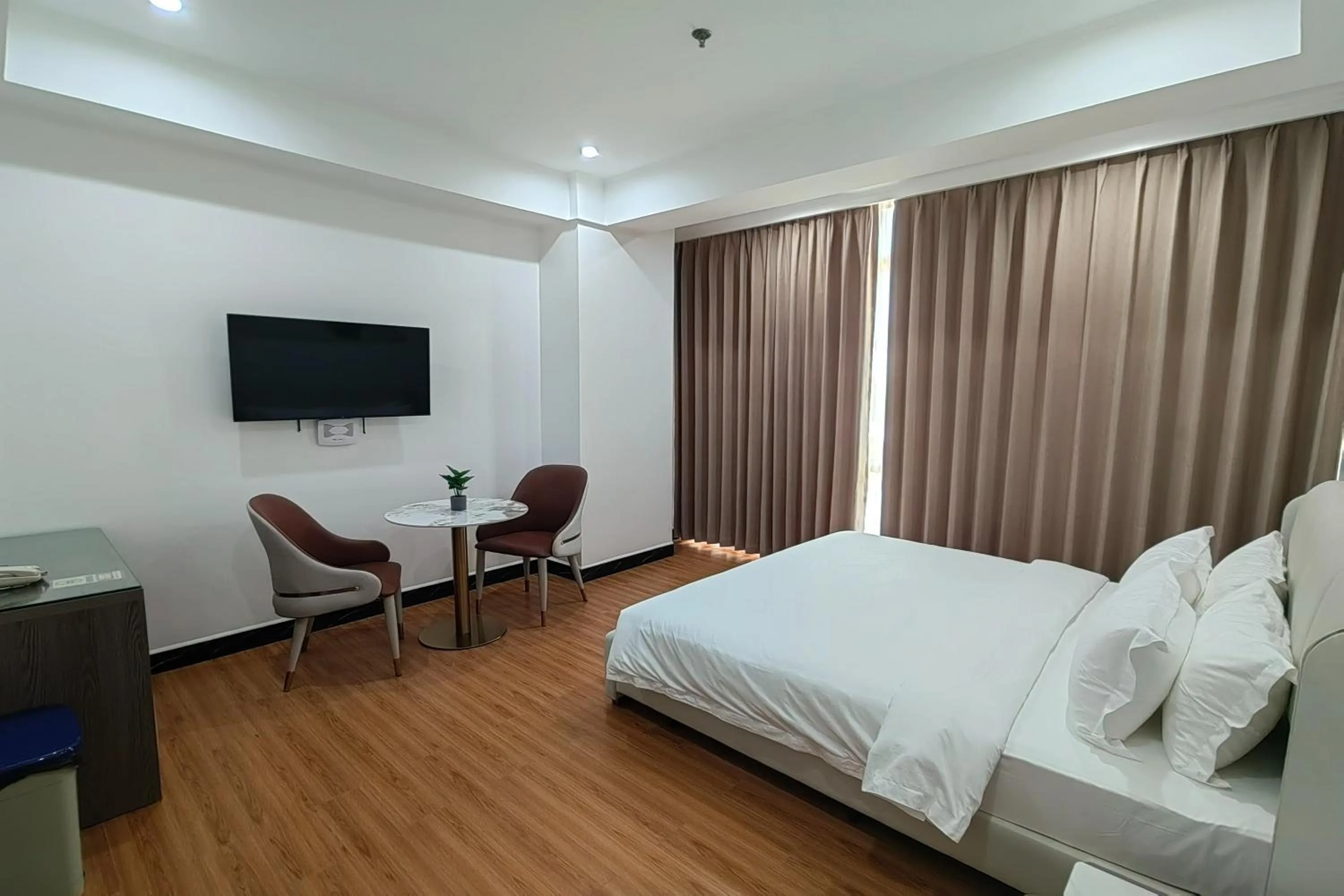 Bed in Mactan Grand Golden Hotel near Airport