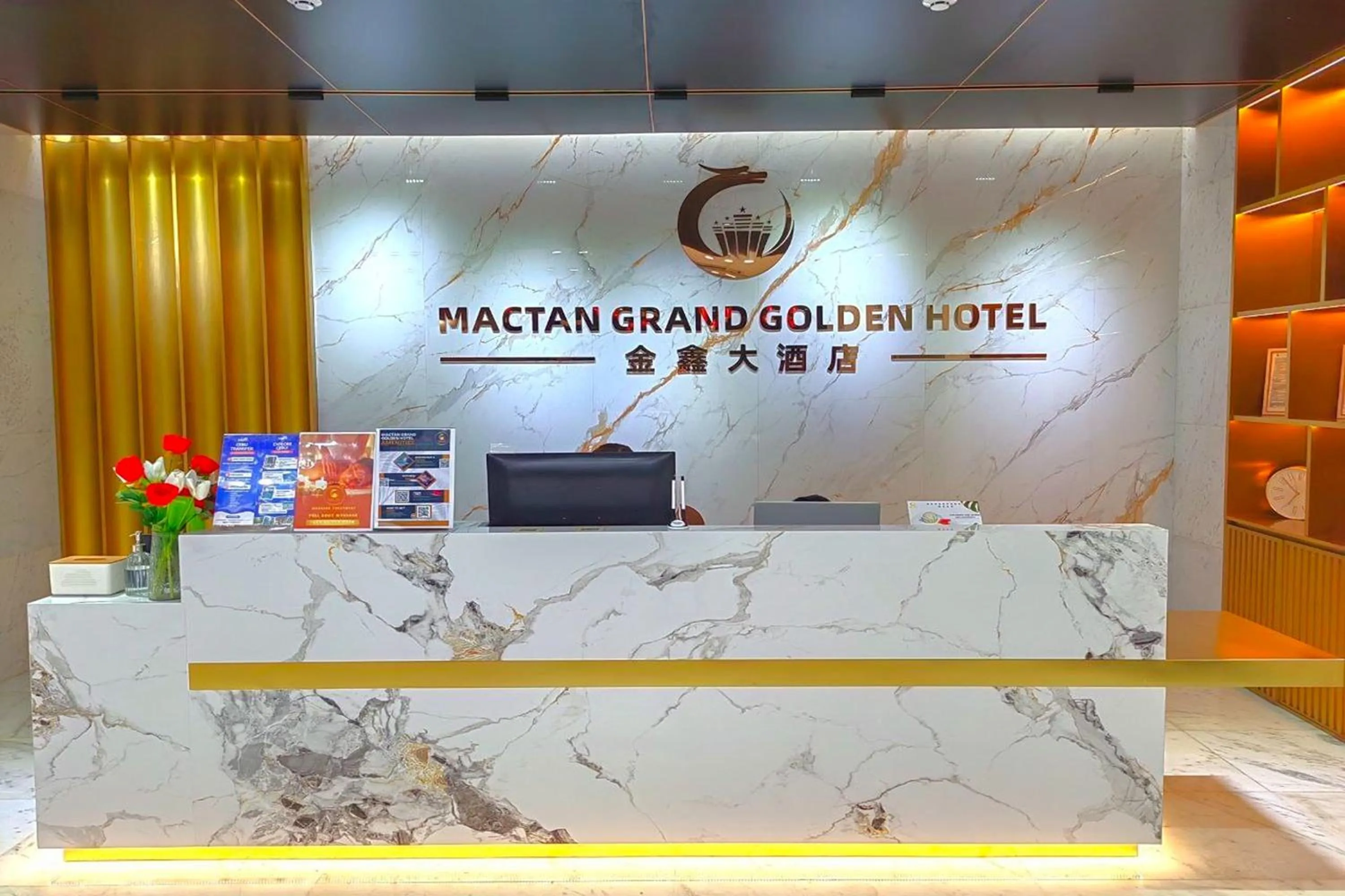 Lobby or reception in Mactan Grand Golden Hotel near Airport