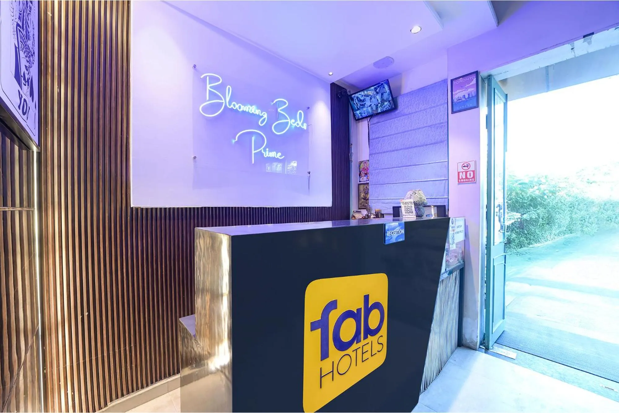 Lobby or reception in FabHotel Blooming Beds Pearl