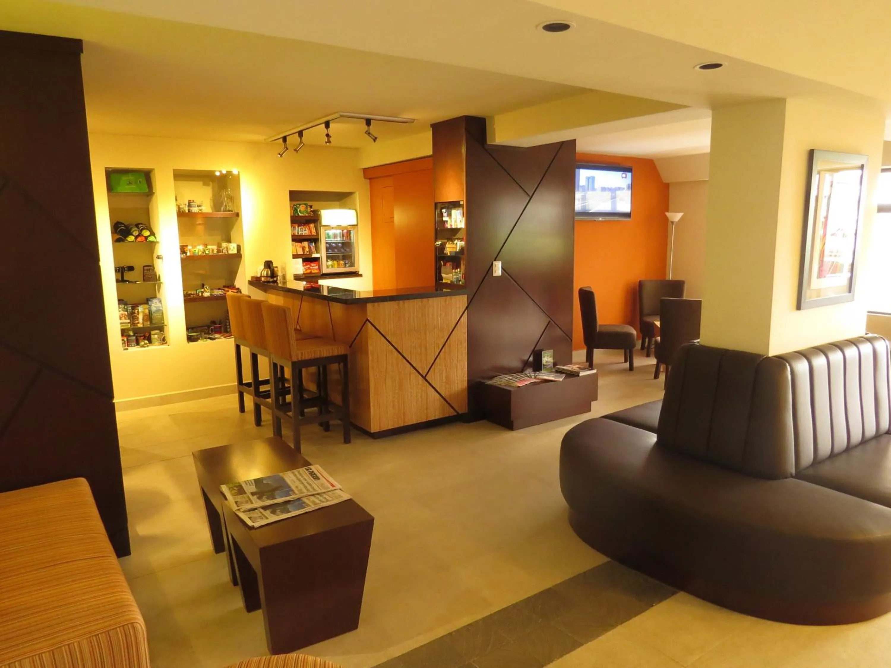 On-site shops in Hotel Residence Inn Suites Cristina
