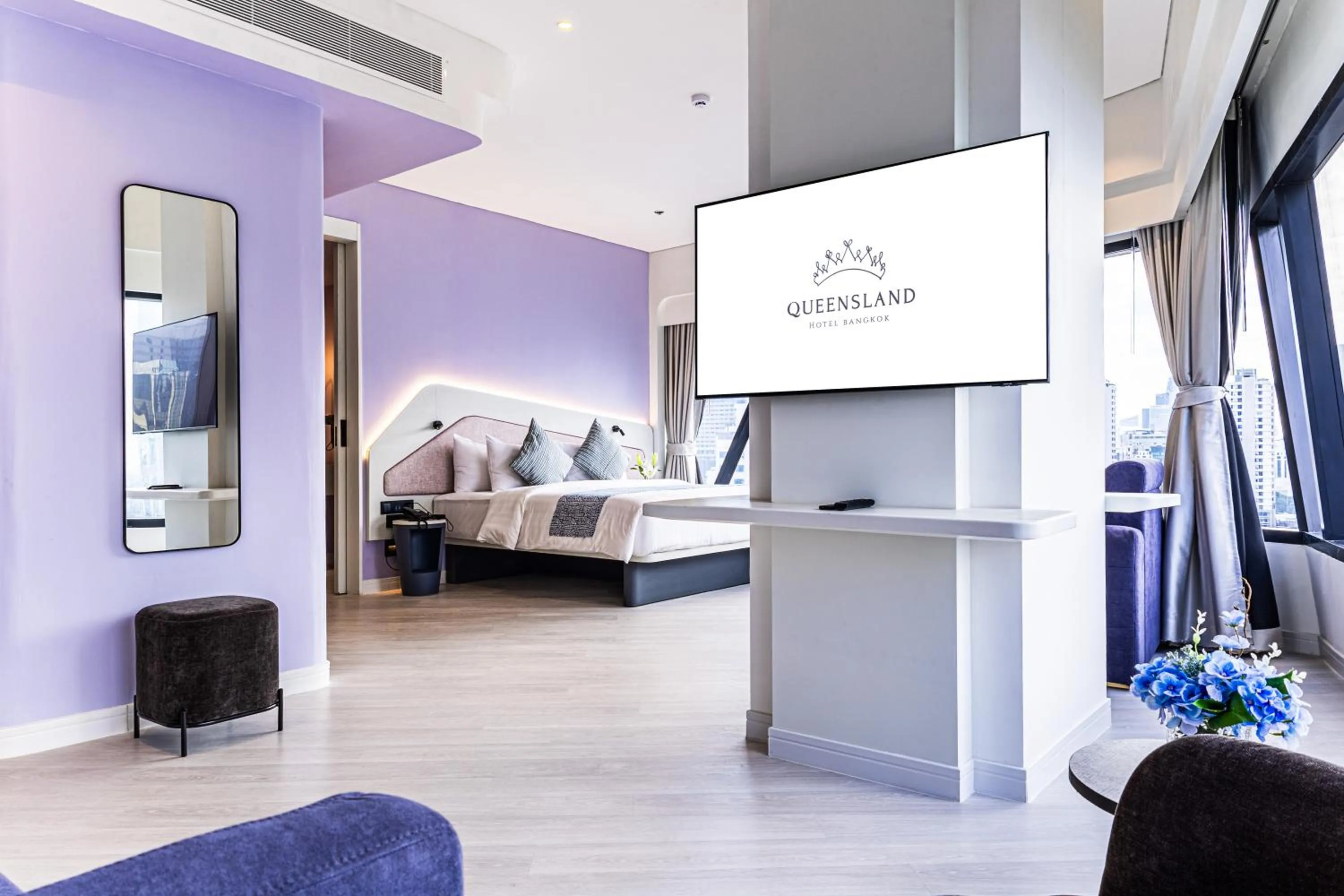 Seating area in Queensland Hotel Bangkok