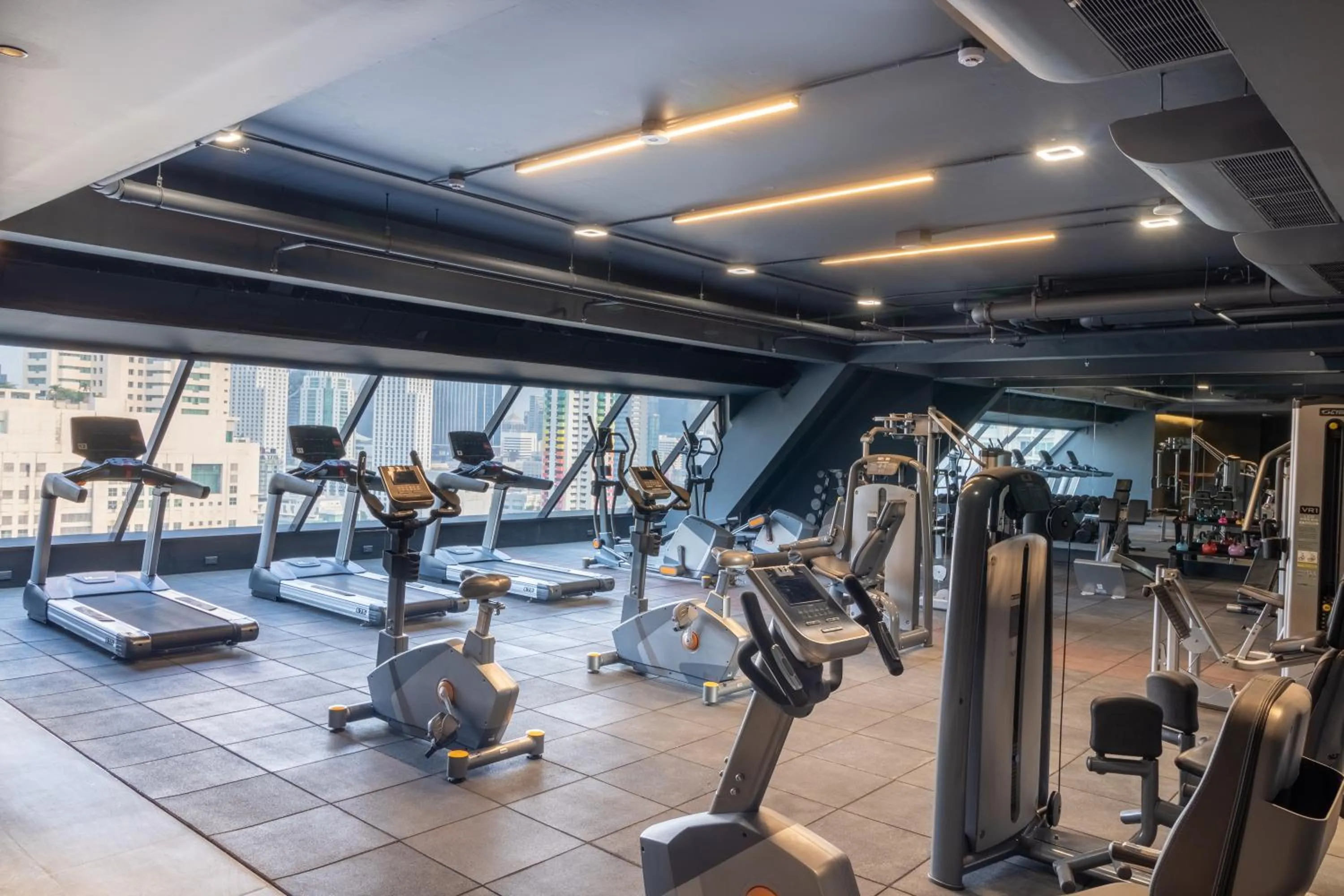 Fitness centre/facilities in Queensland Hotel Bangkok