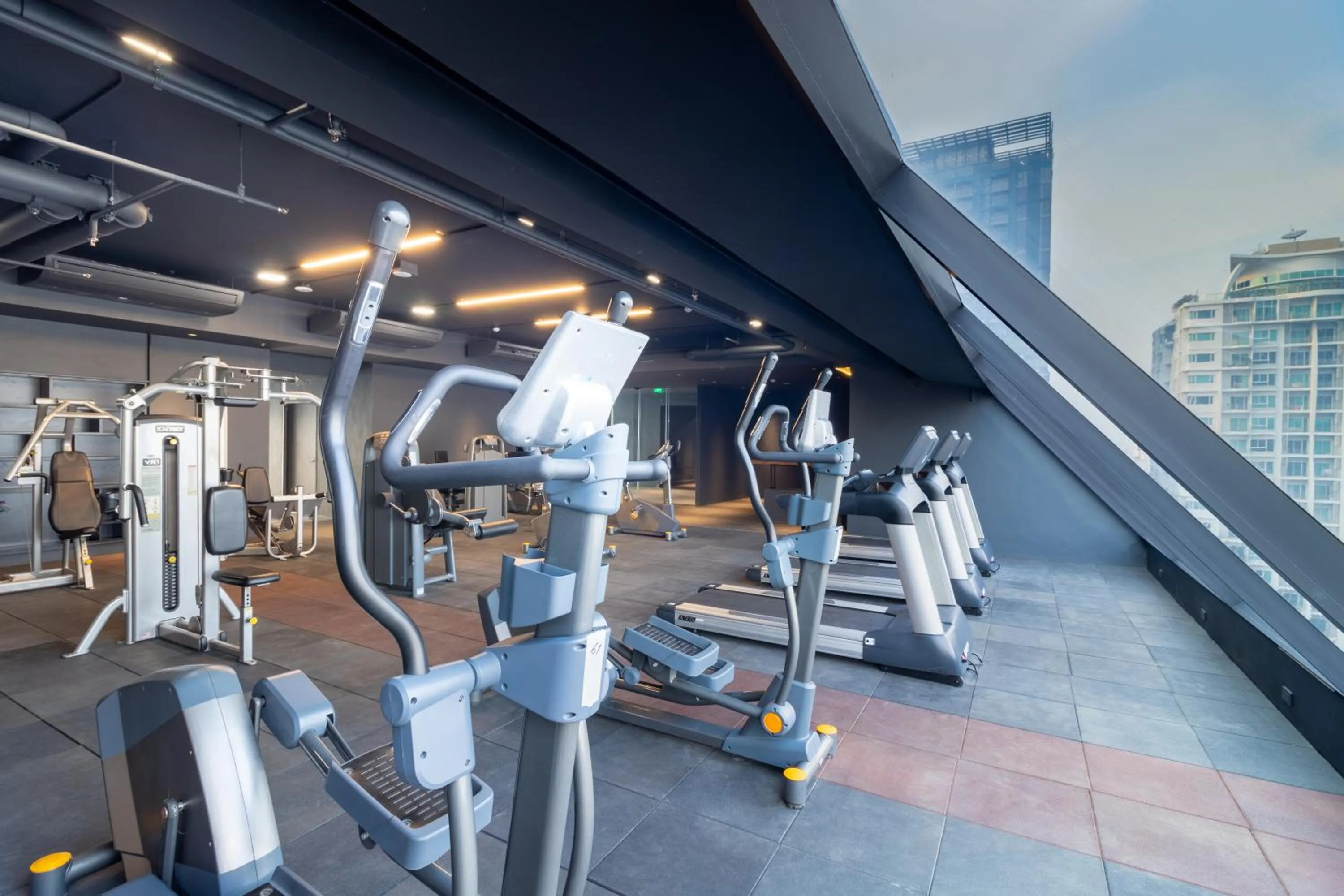 Fitness centre/facilities in Queensland Hotel Bangkok