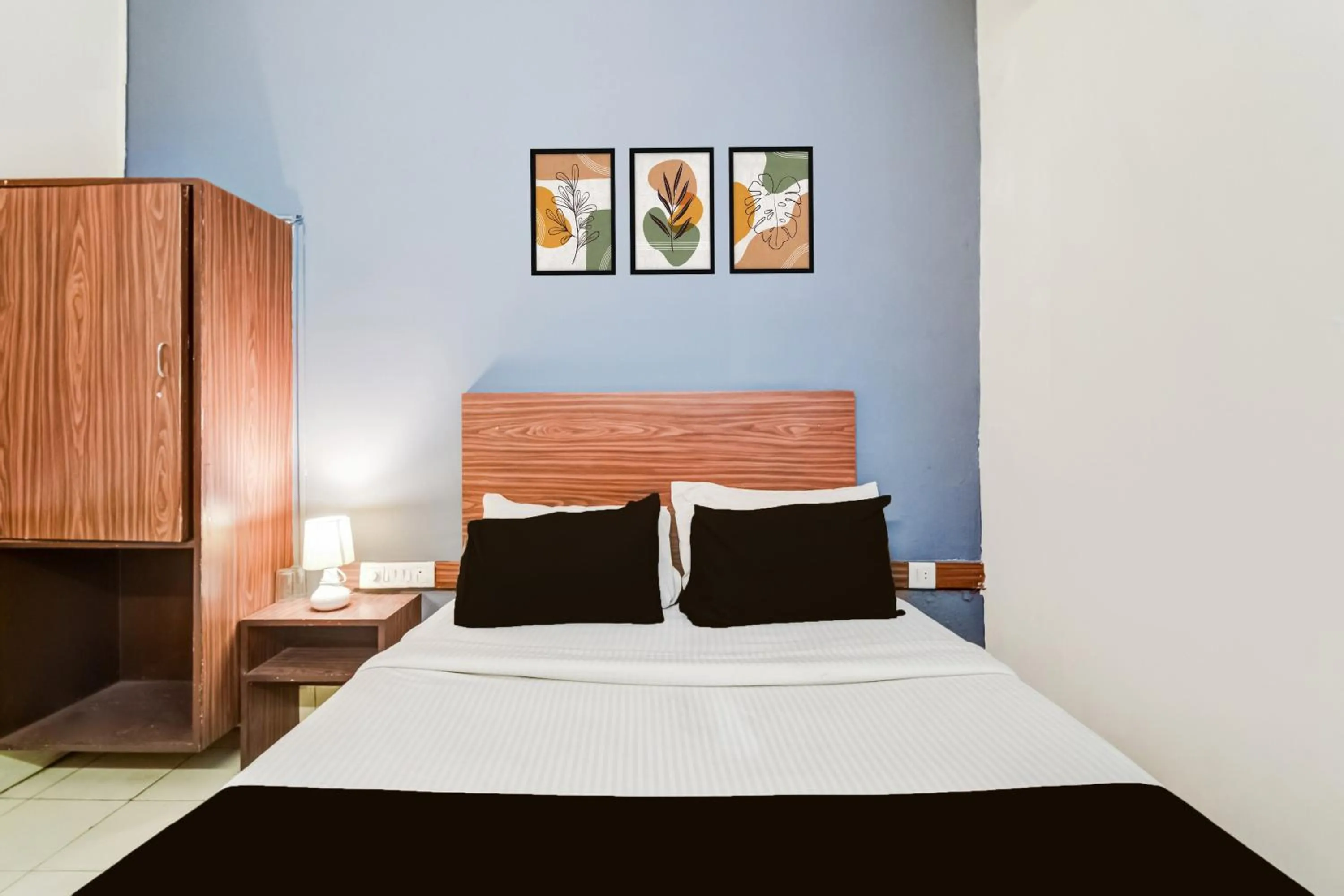 Bedroom, Bed in Super Hotel O Paradise Circle