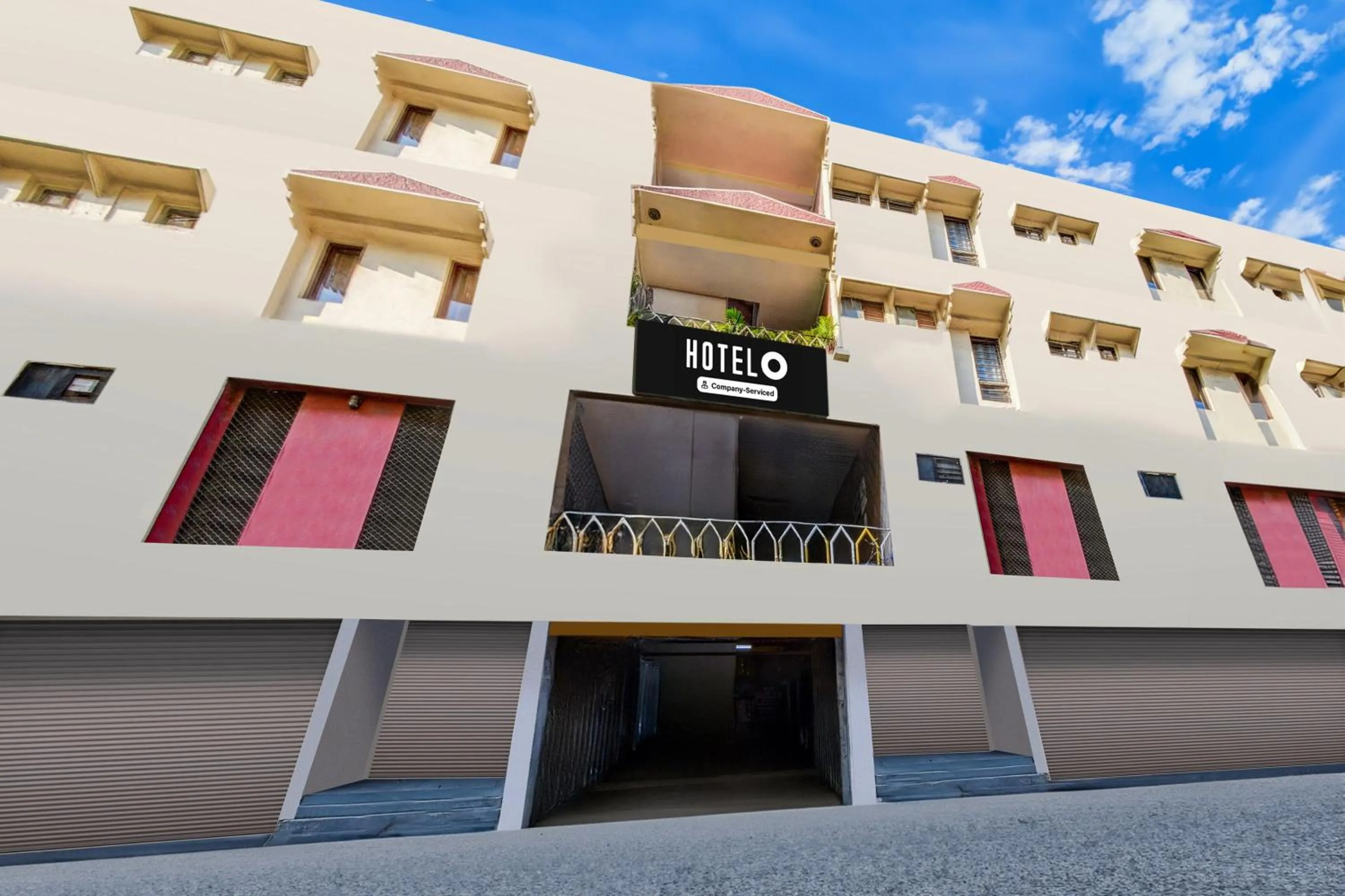 Facade/entrance in Super Hotel O Paradise Circle