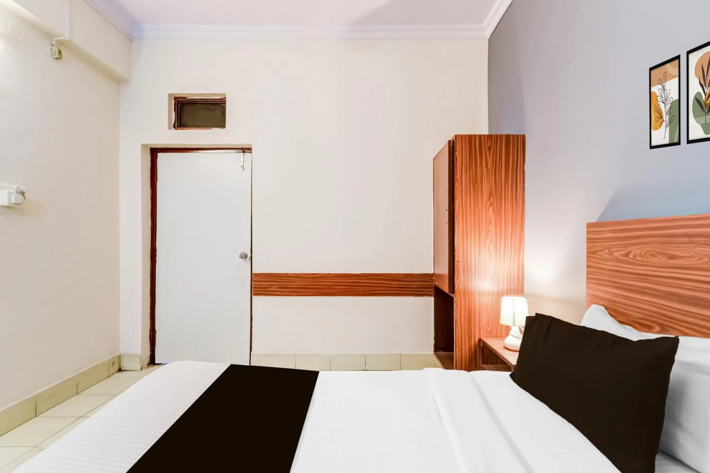 Bedroom, Bed in Super Hotel O Paradise Circle