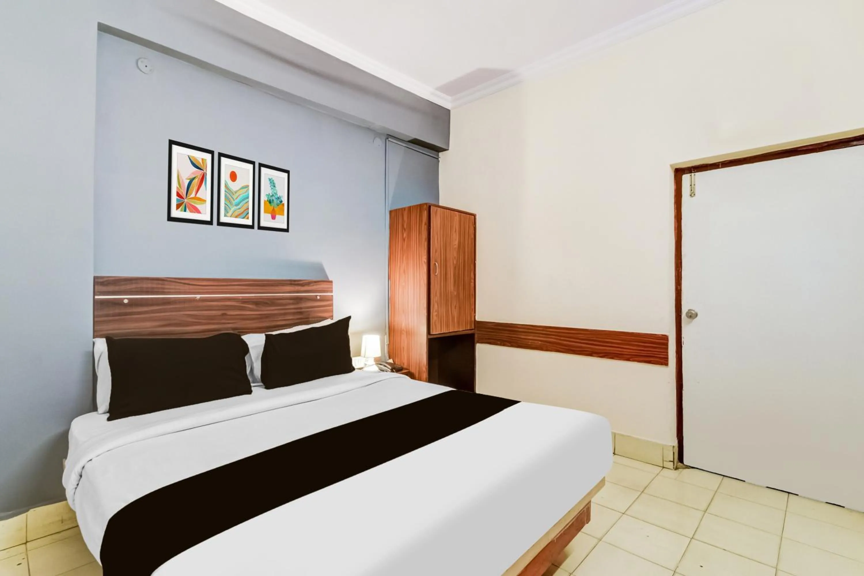 Bedroom, Bed in Super Hotel O Paradise Circle