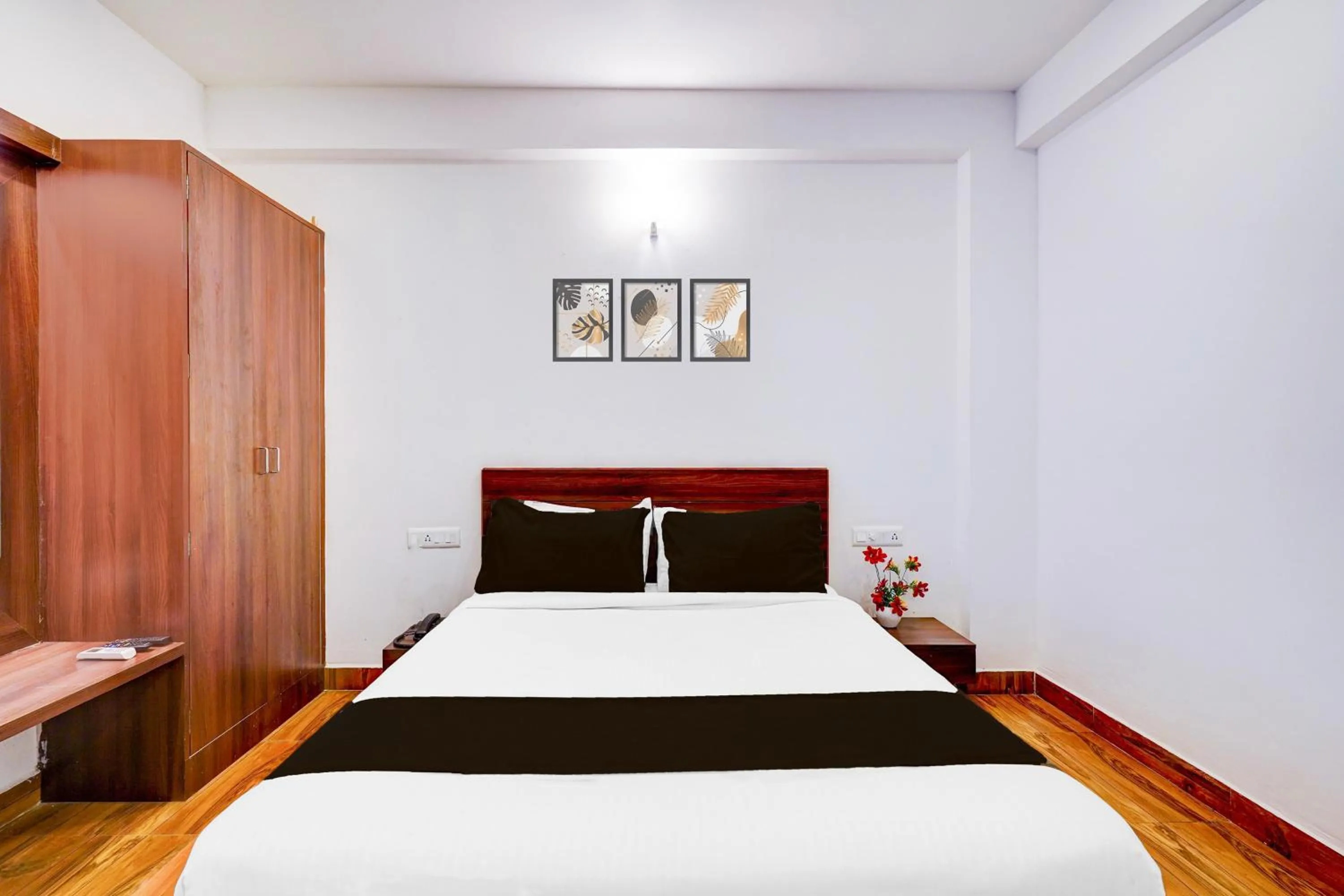 Bedroom, Bed in Super Townhouse Whitefield Bangalore
