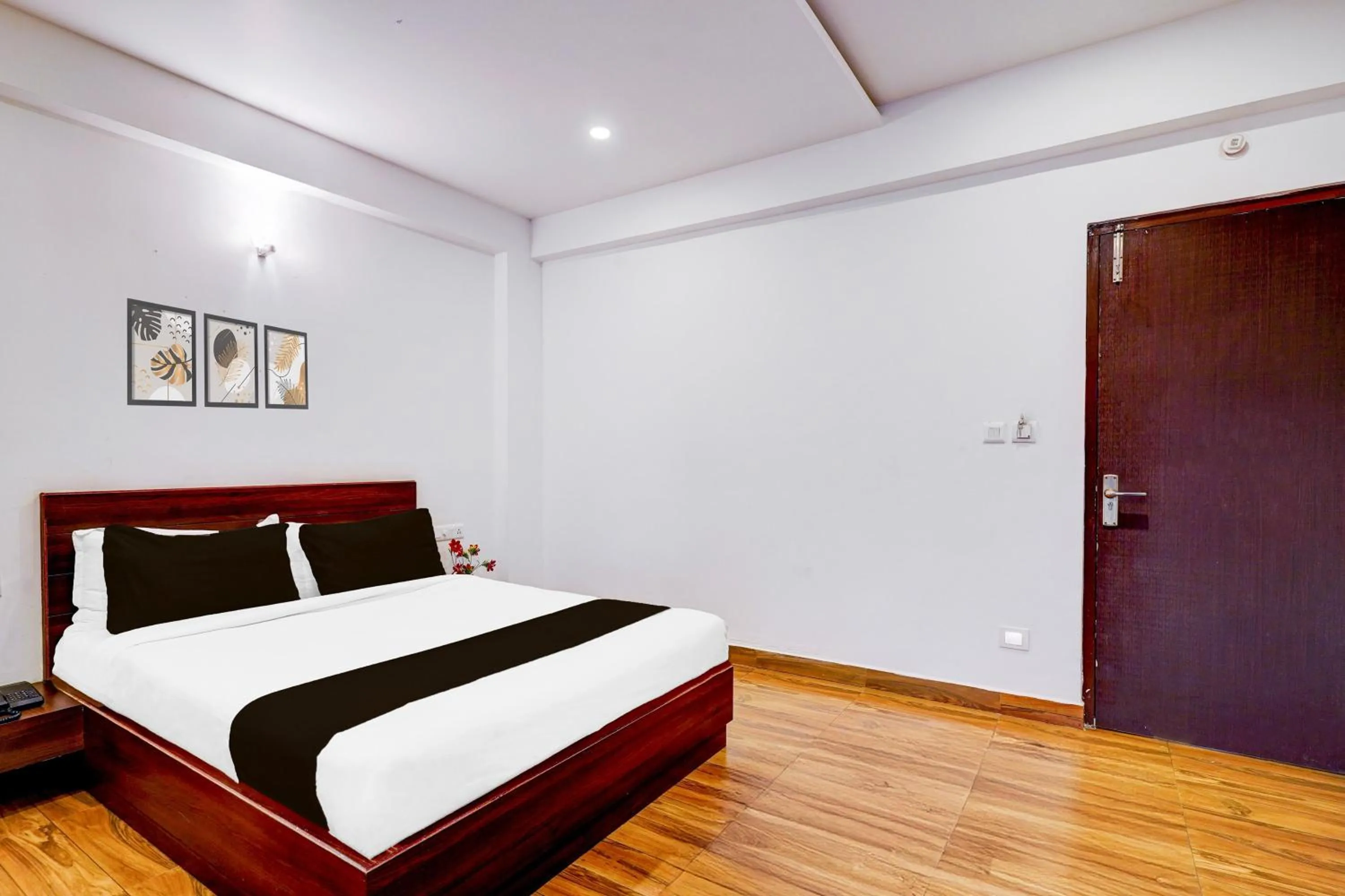 Bedroom, Bed in Super Townhouse Whitefield Bangalore