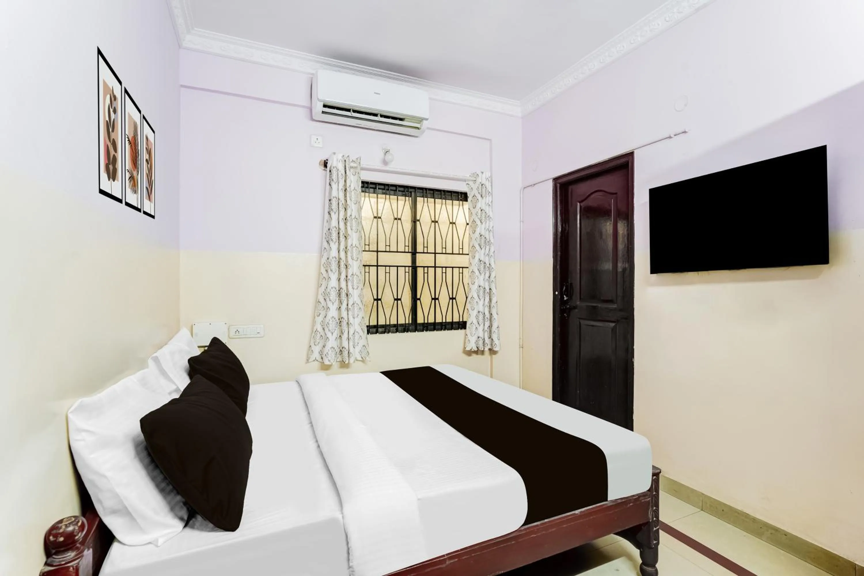 Bedroom in Super Collection O Yeshwantpur Formerly Sunder Nivas