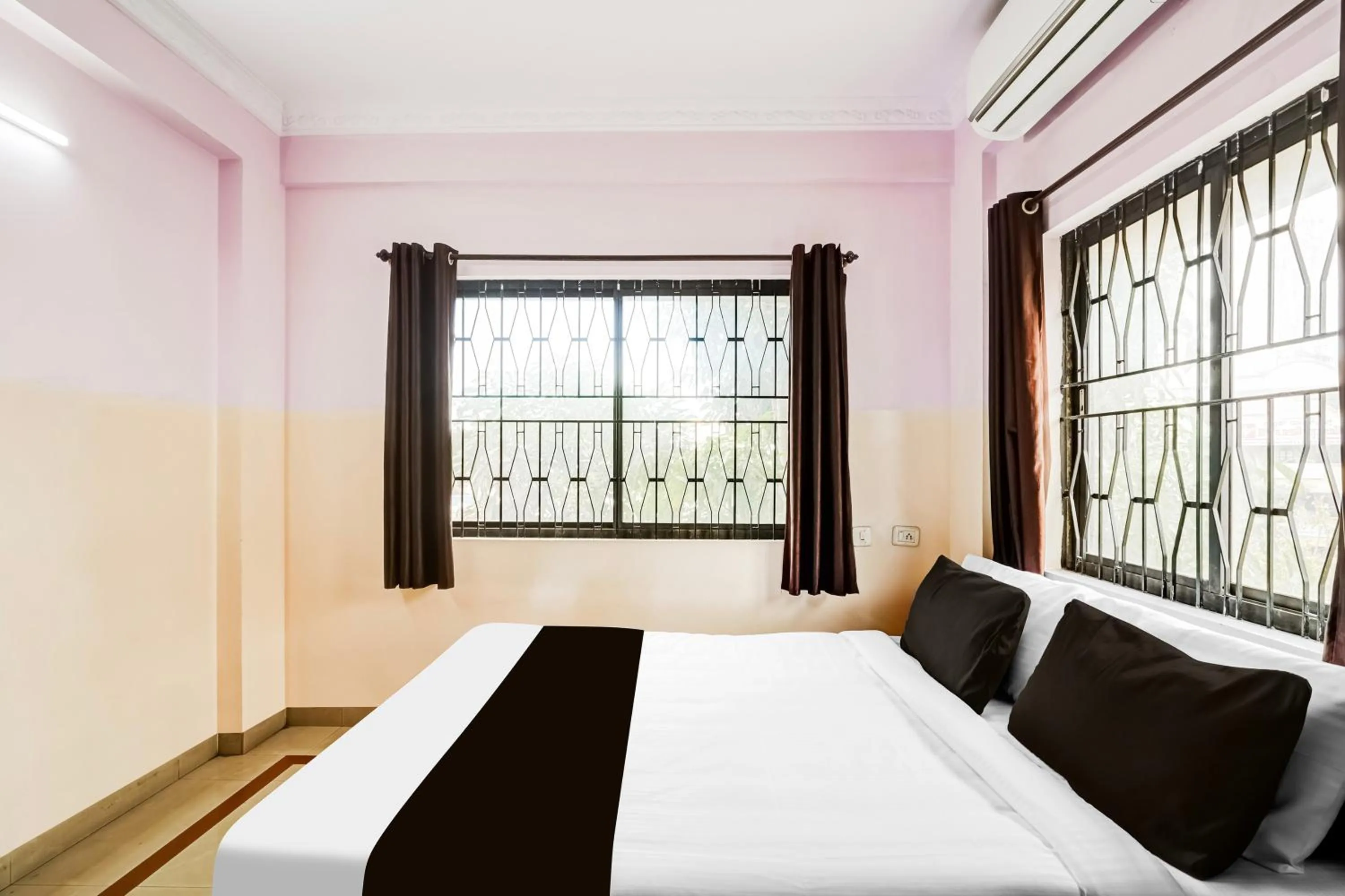 Bedroom in Super Collection O Yeshwantpur Formerly Sunder Nivas