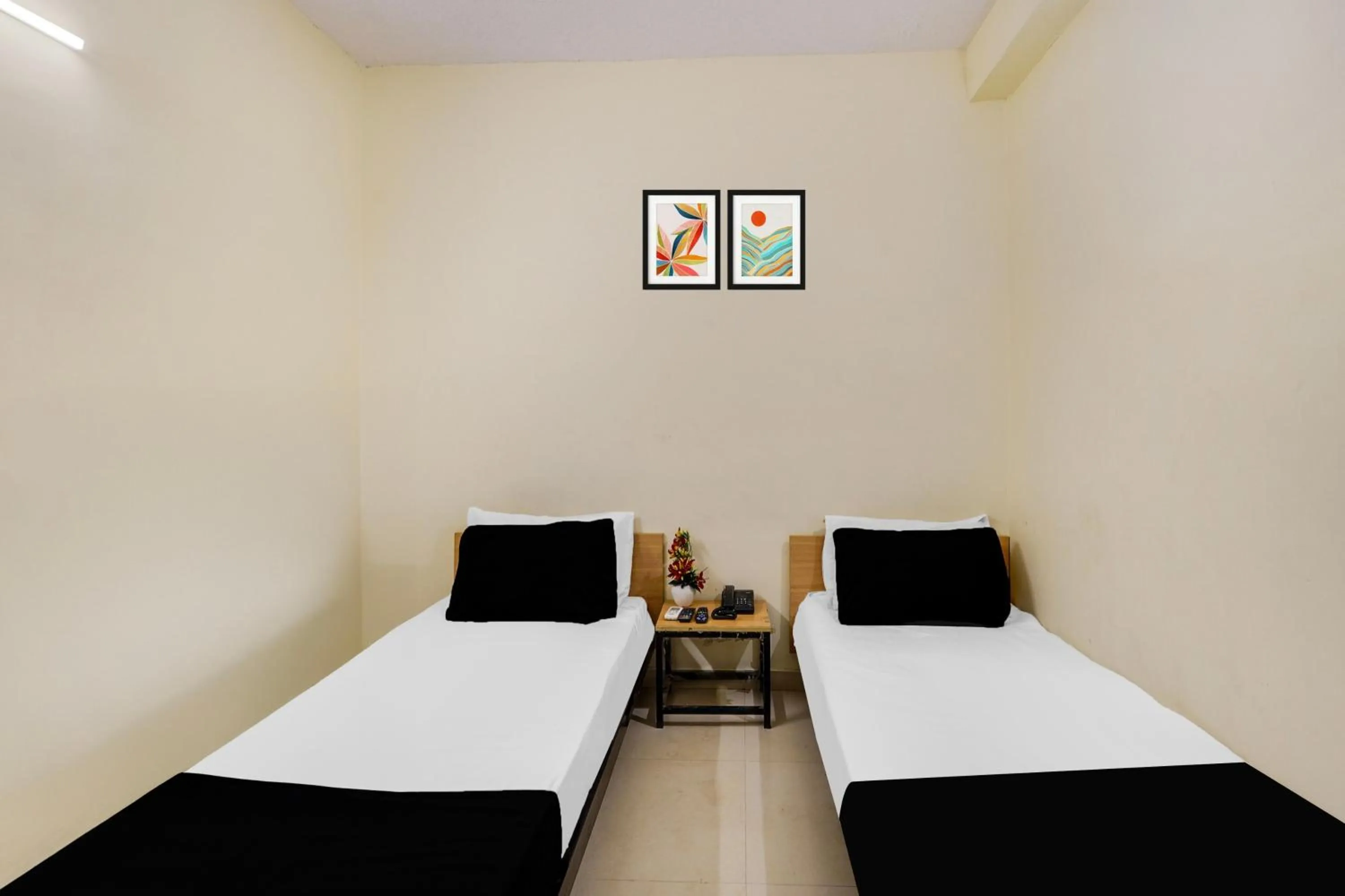 Bedroom, Bed in Super Hotel O ECR Chennai Kanathur