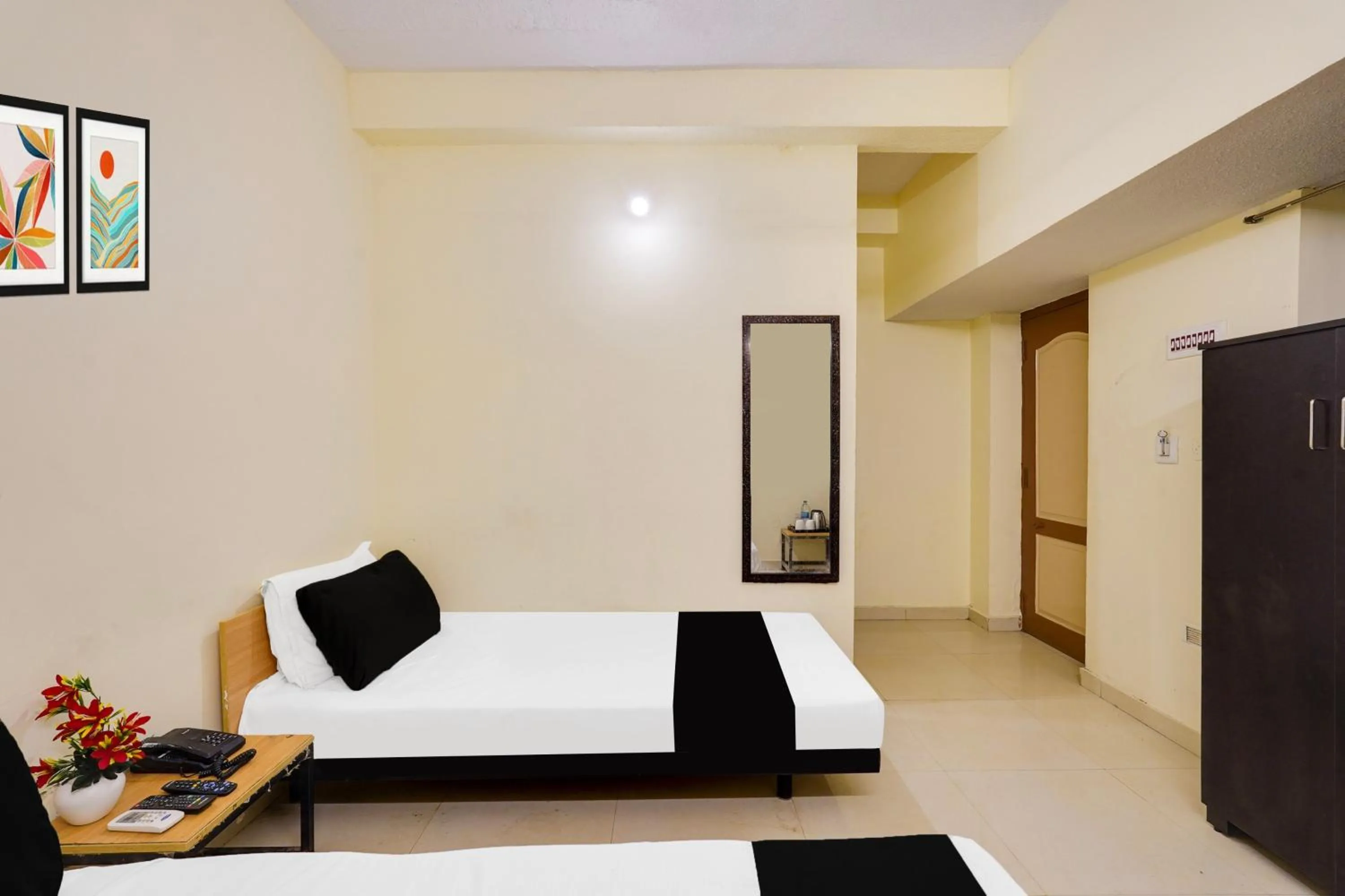 Bedroom, Bed in Super Hotel O ECR Chennai Kanathur