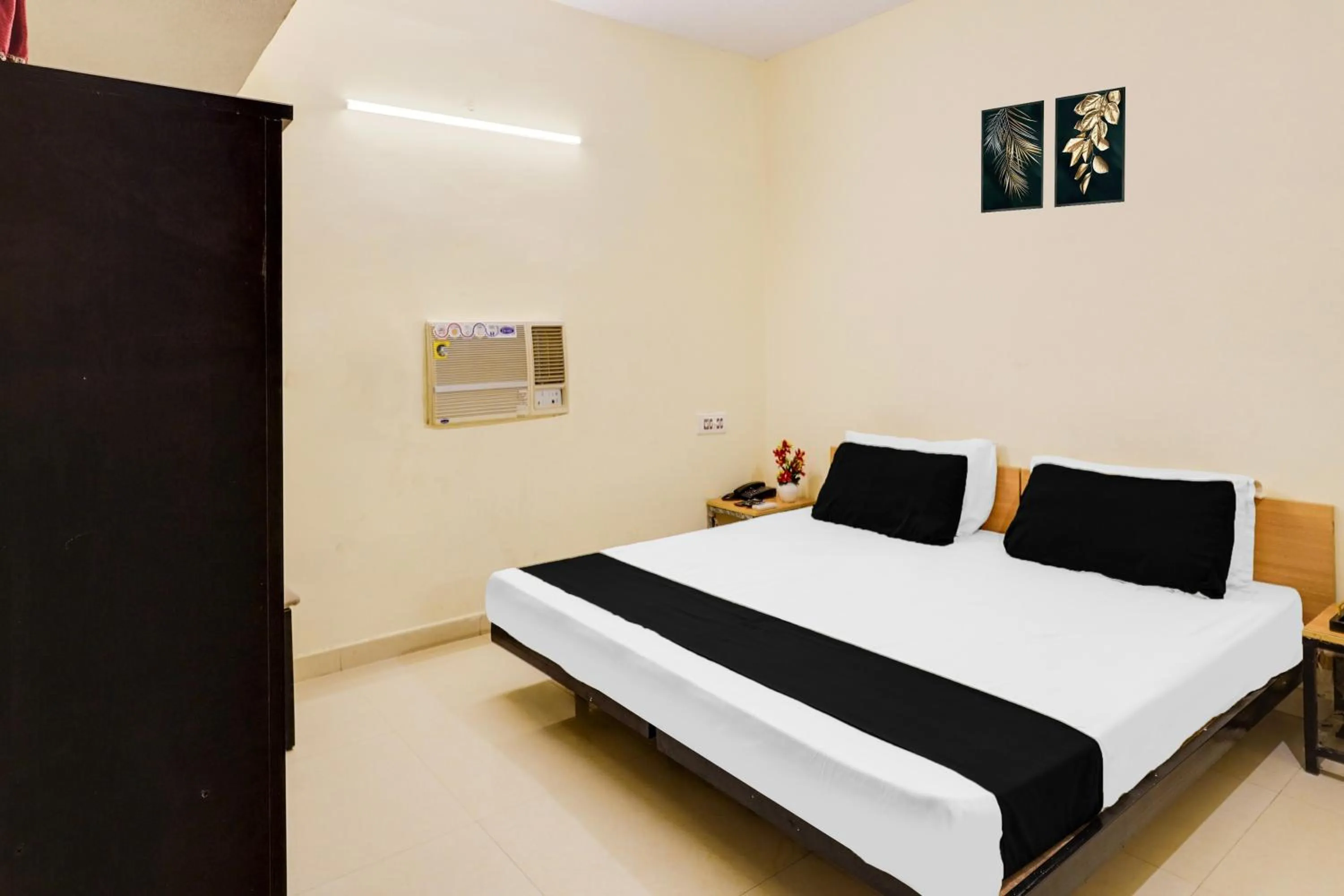 Bedroom, Bed in Super Hotel O ECR Chennai Kanathur