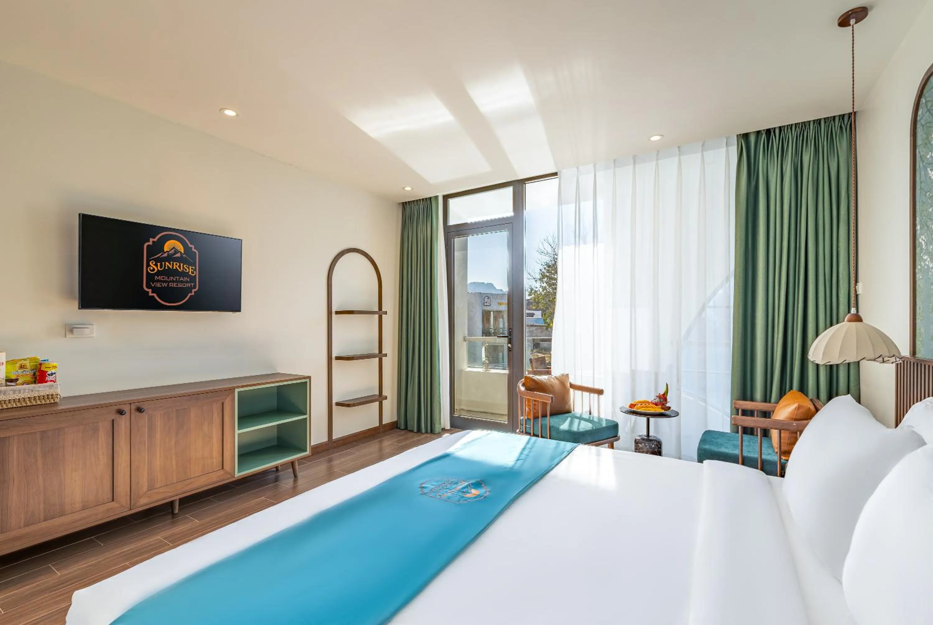 Bed in Sunrise Mountain View Resort