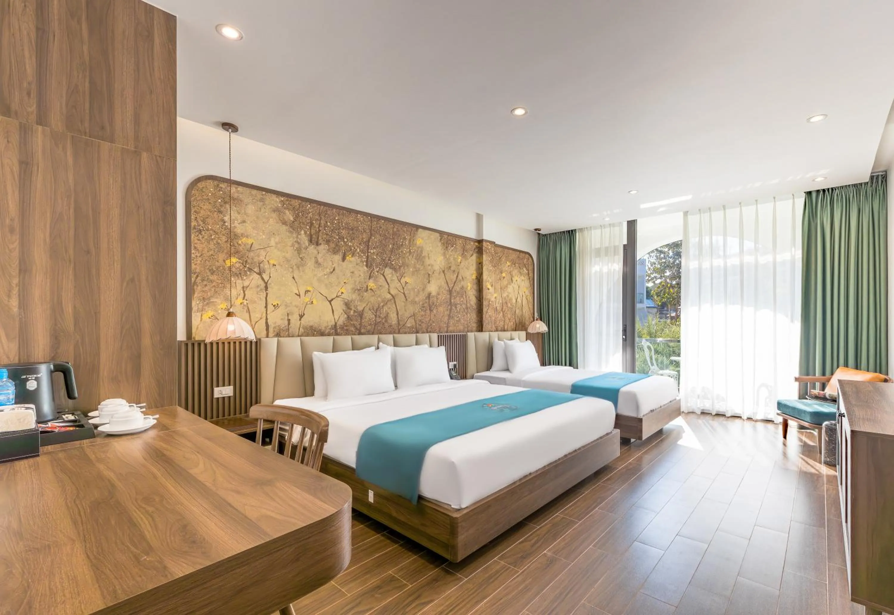 Bed in Sunrise Mountain View Resort