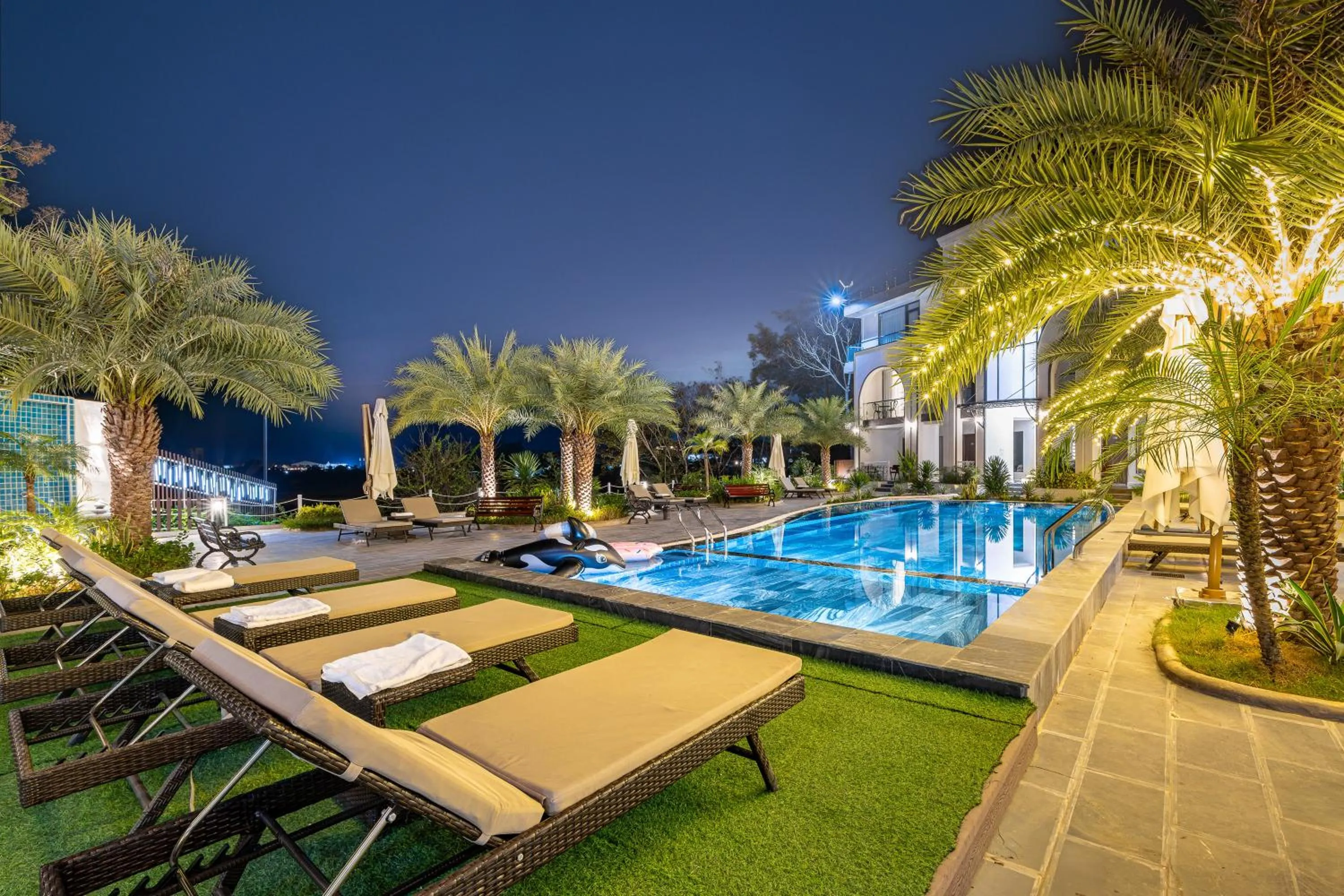 Sunrise Mountain View Resort