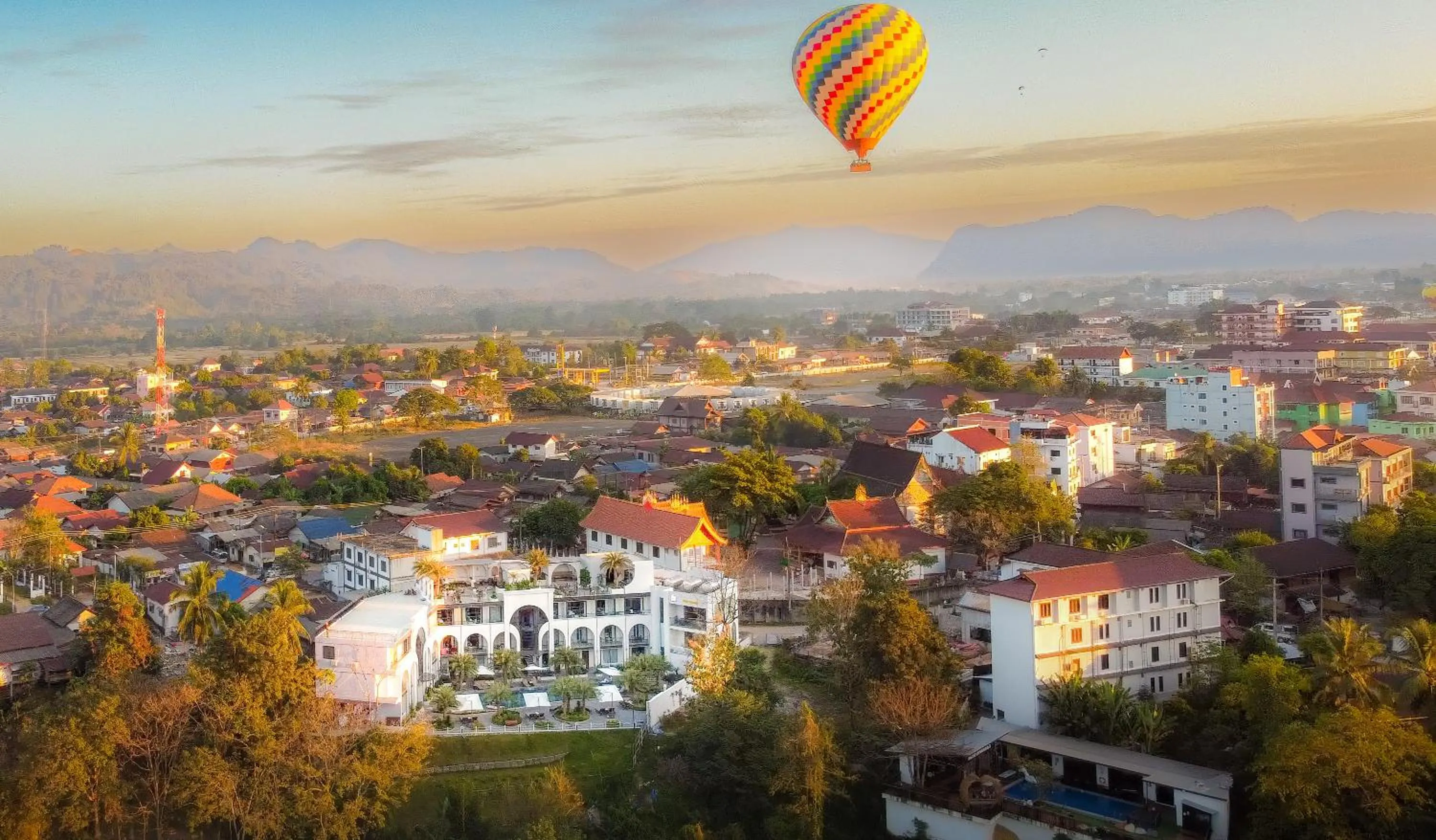 Sunrise Mountain View Resort