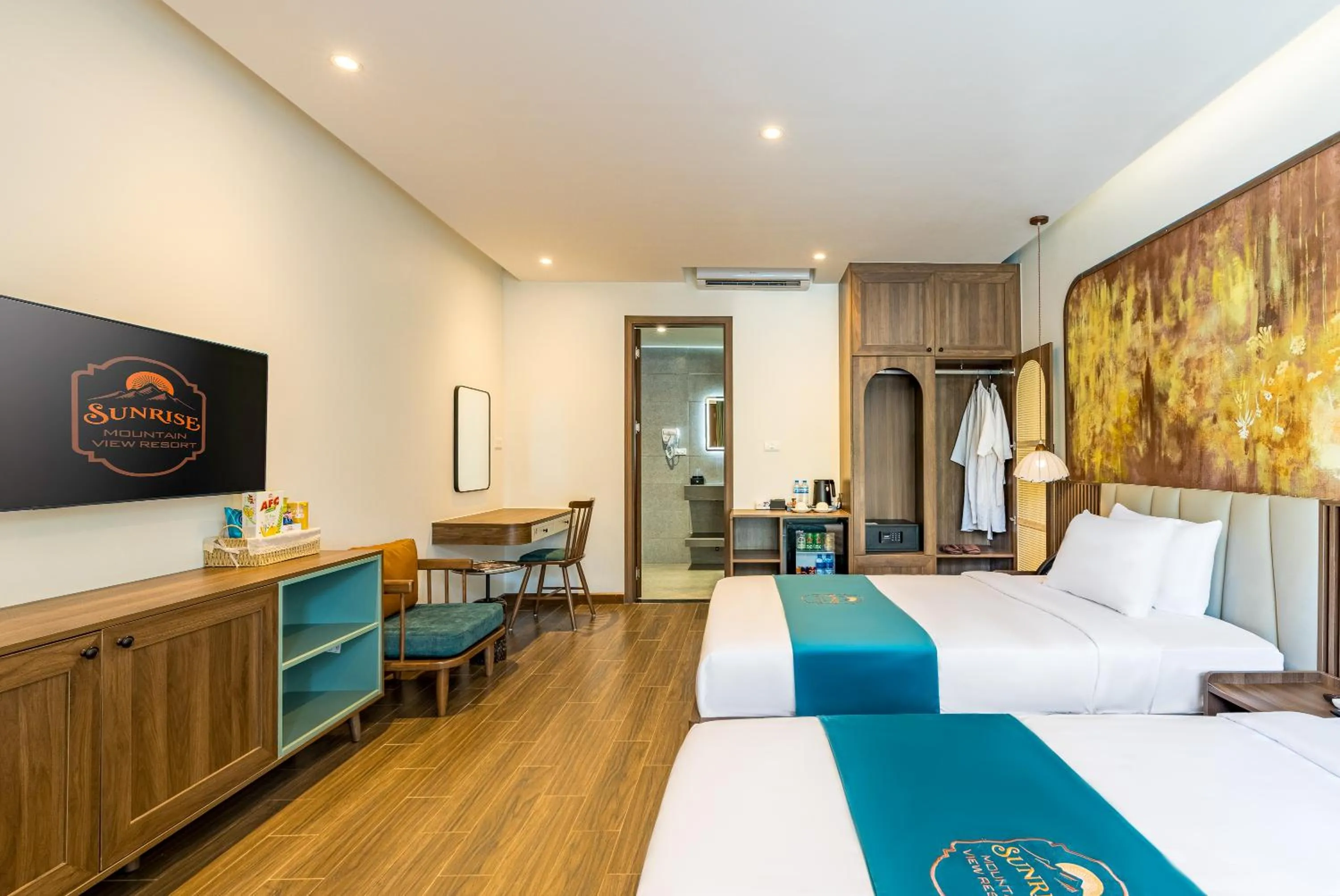 Bed in Sunrise Mountain View Resort