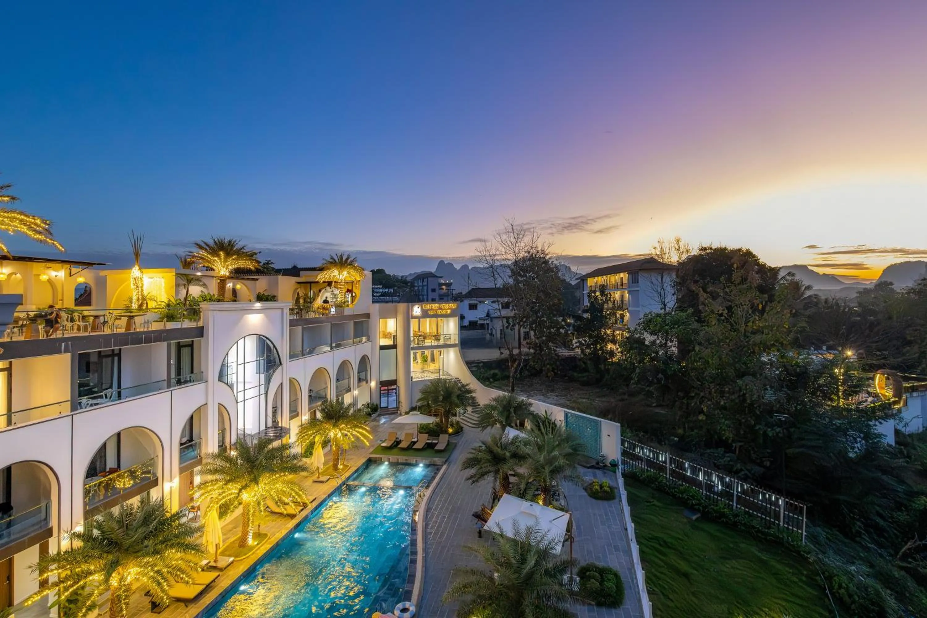 Sunrise Mountain View Resort