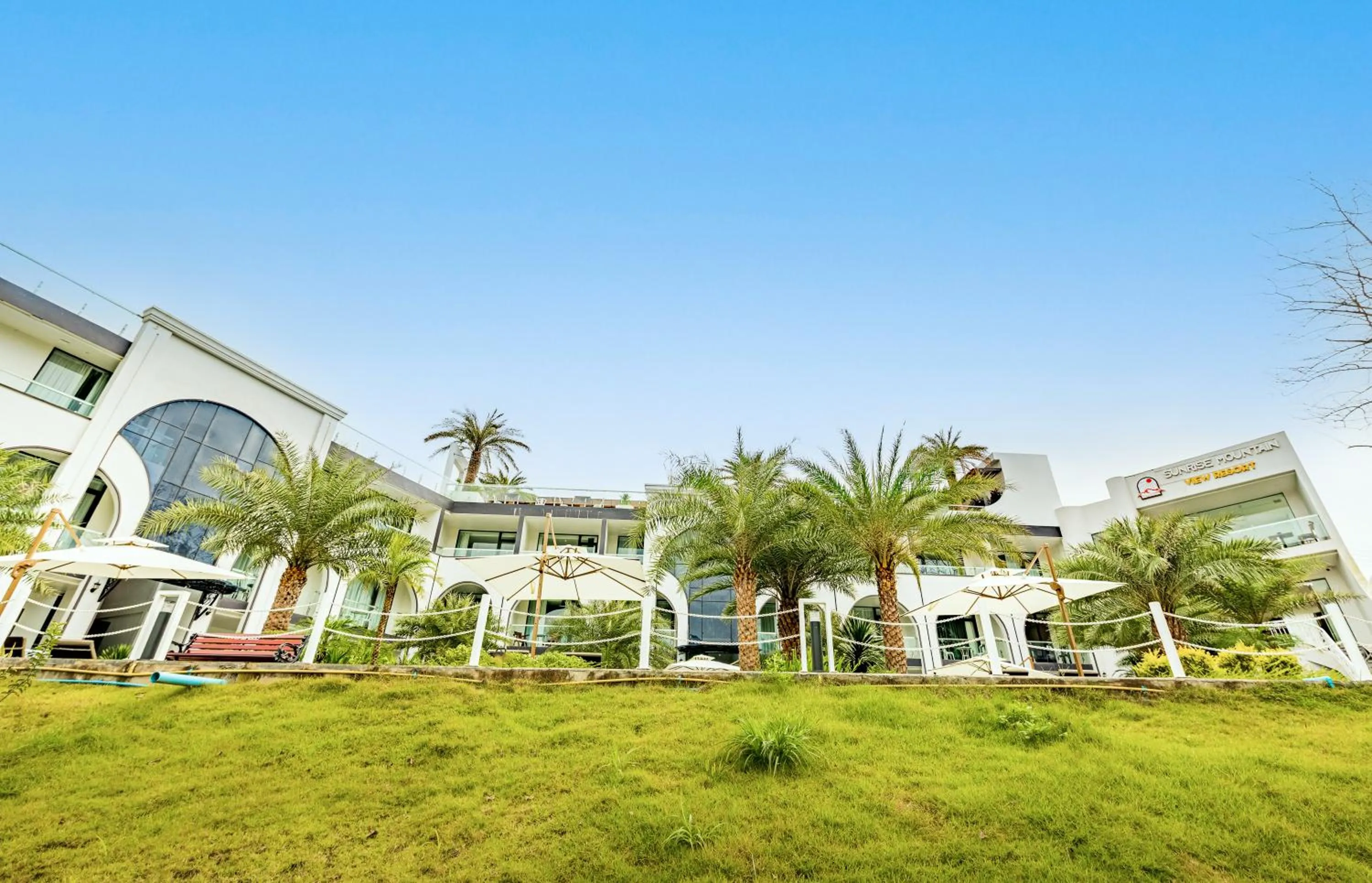 Sunrise Mountain View Resort