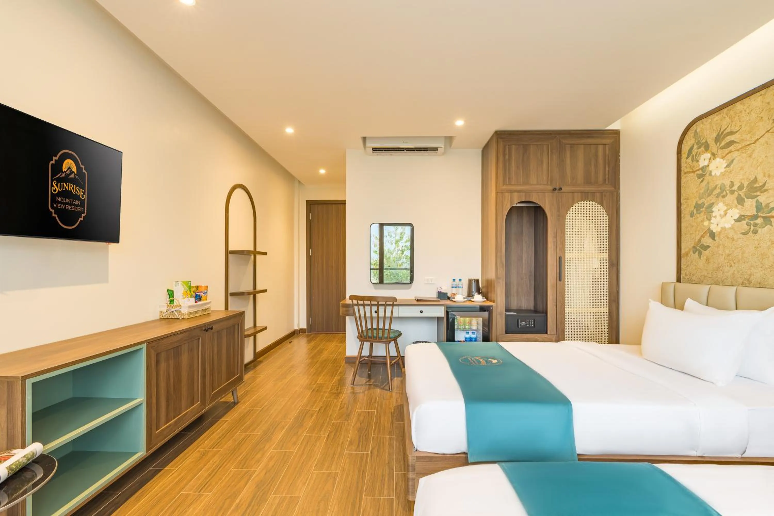 Bed in Sunrise Mountain View Resort