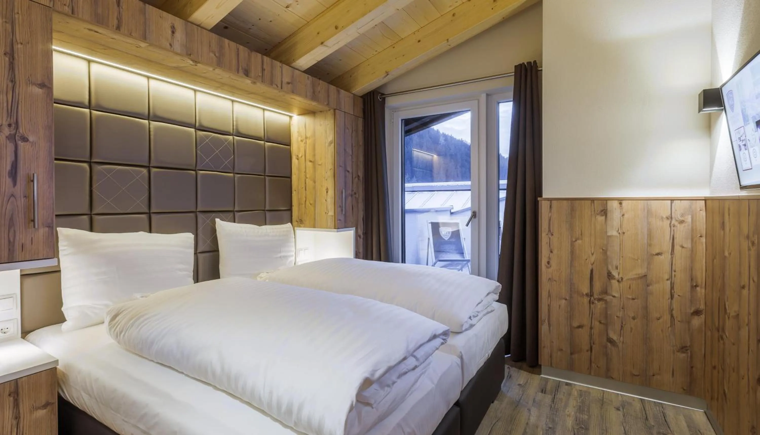 Bedroom, Bed in AvenidA Mountain Lodges Saalbach
