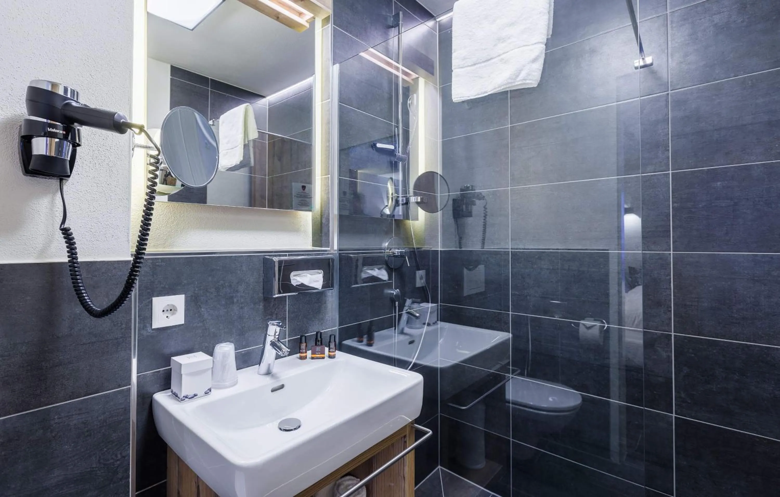 Bathroom in AvenidA Mountain Lodges Saalbach