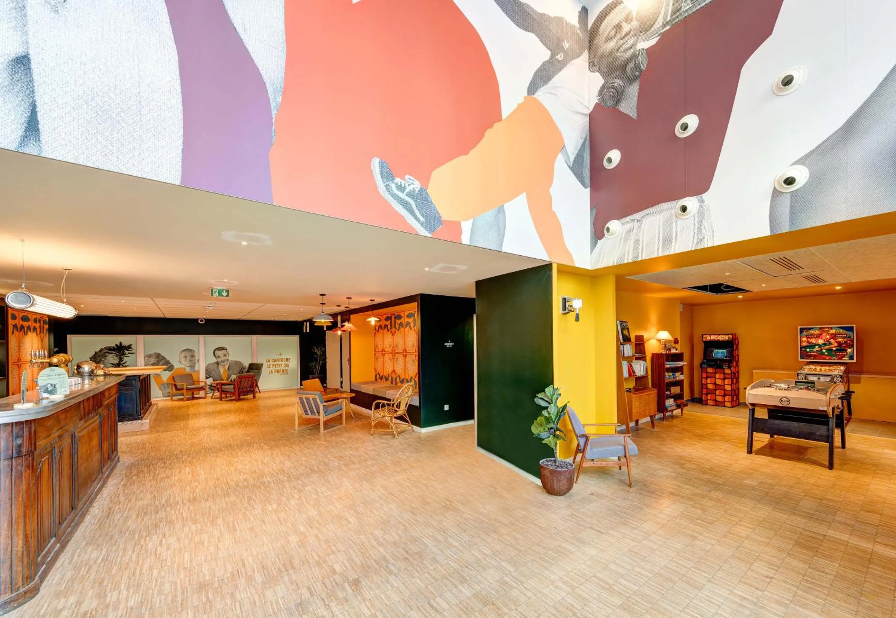 Lounge or bar in B&B HOME Paris Mairie de Saint-Ouen