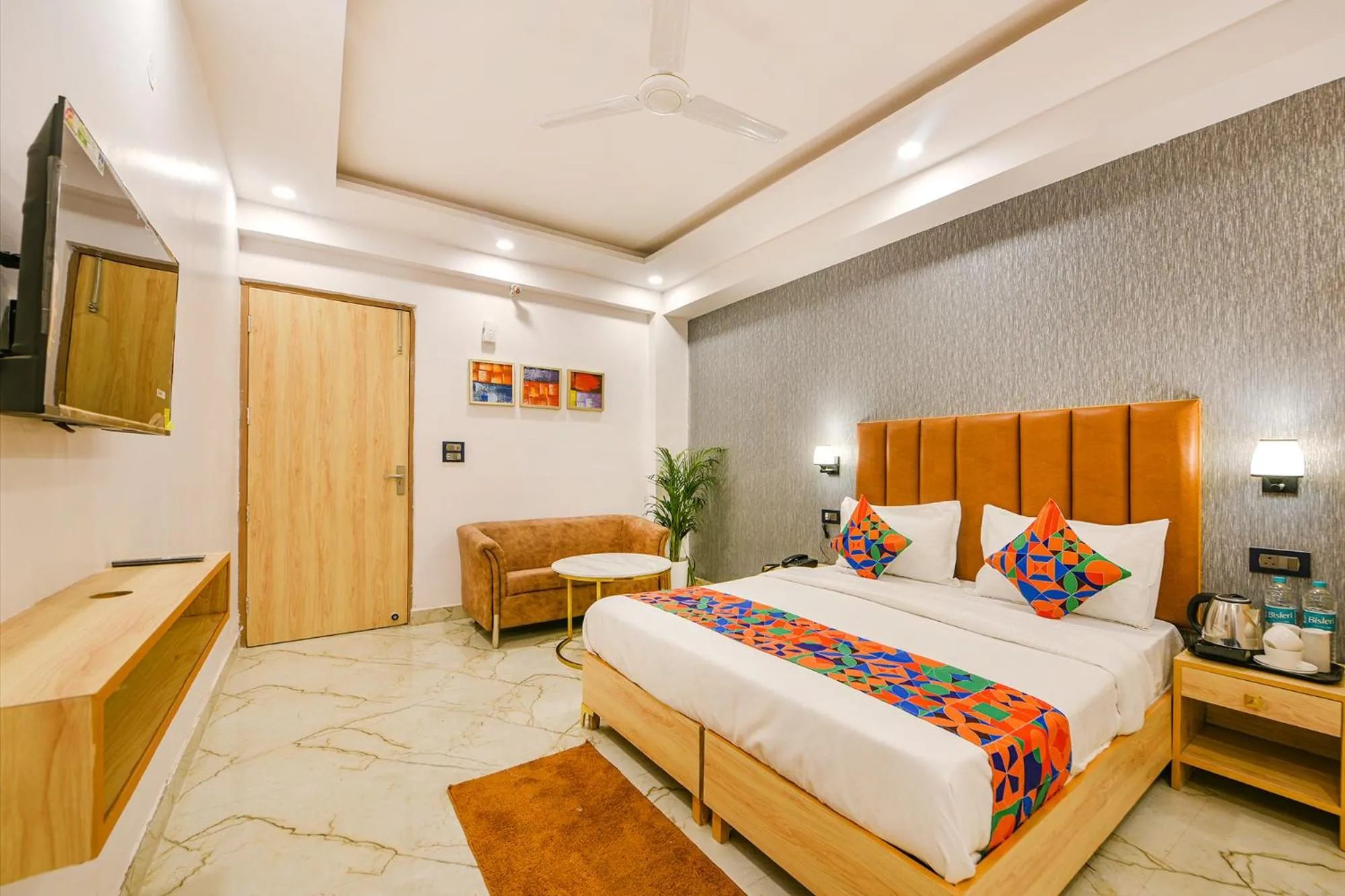 FabHotel Tree House - Nr Yashobhoomi Convention Centre
