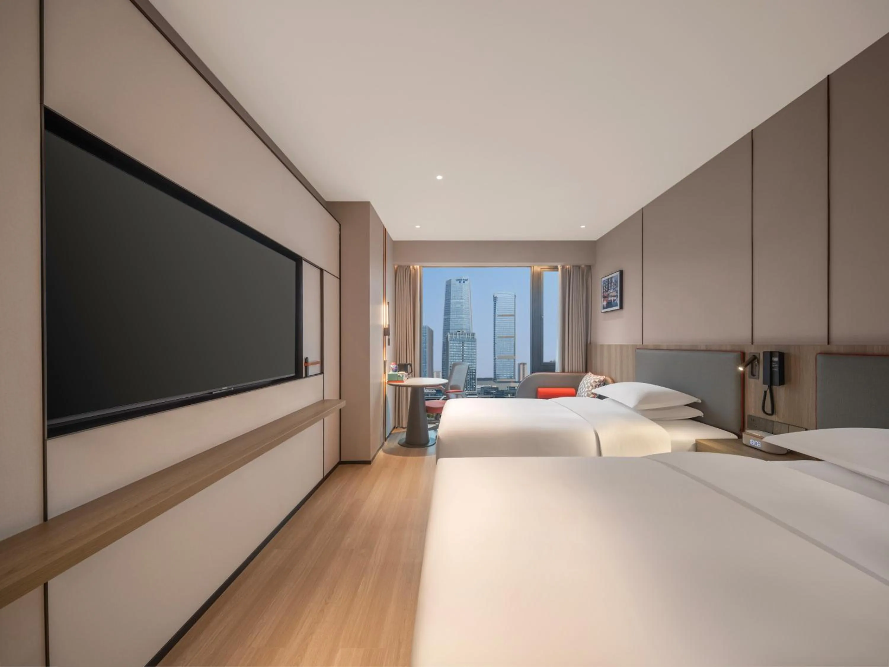 Photo of the whole room, Bed in Holiday Inn Express Chongqing Central Park by IHG