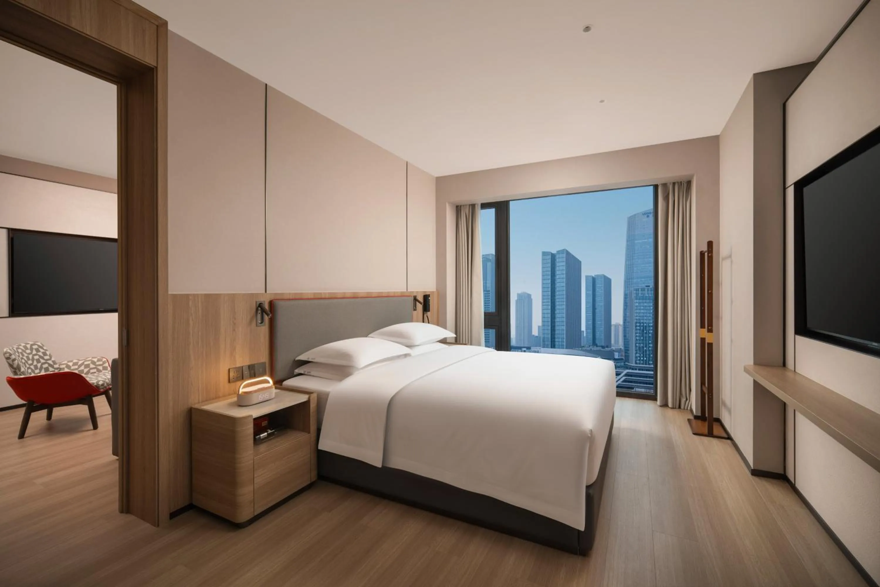 Photo of the whole room, Bed in Holiday Inn Express Chongqing Central Park by IHG