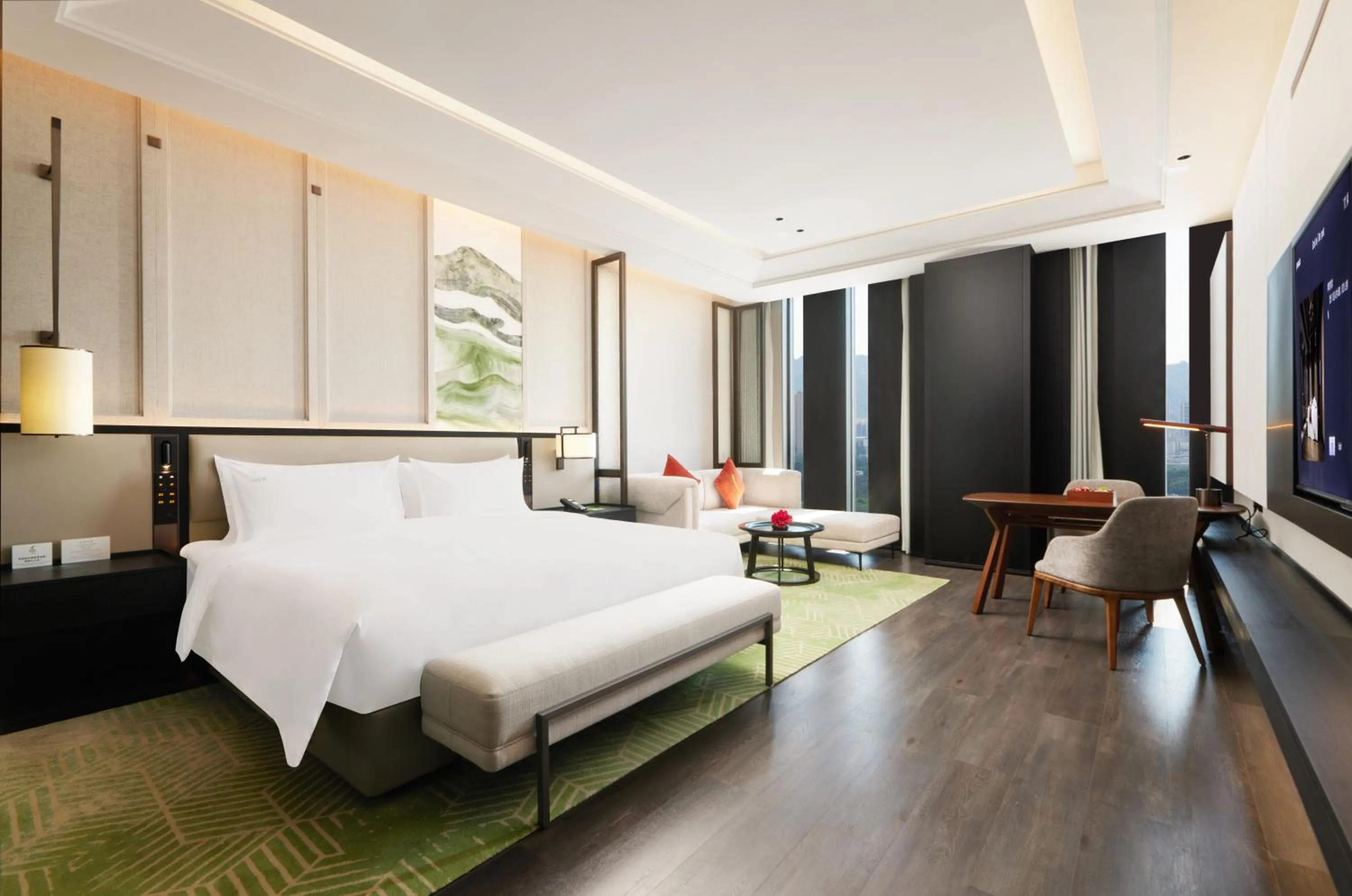 Bed in Holiday Inn Chongqing Shuangfu, an IHG Hotel