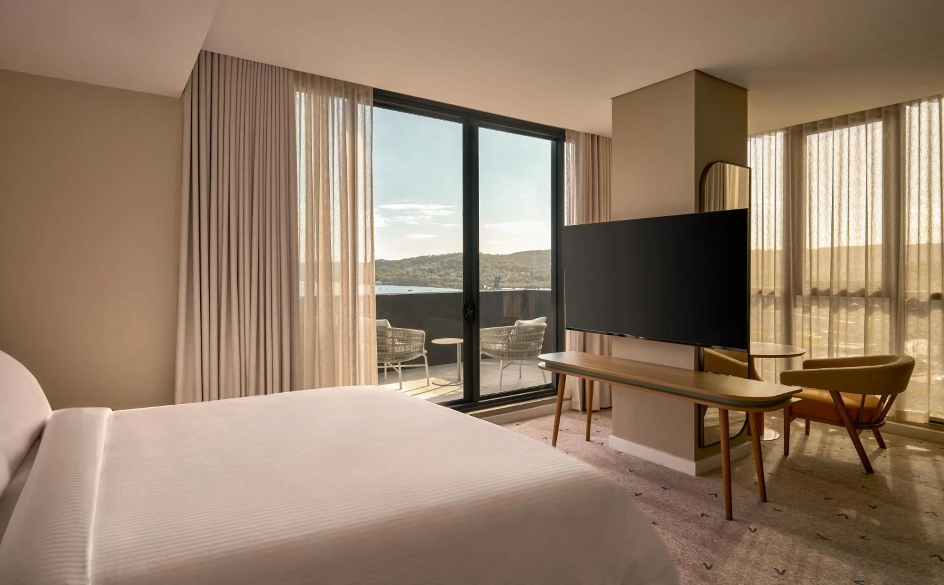 Photo of the whole room, Bed in voco Gosford by IHG