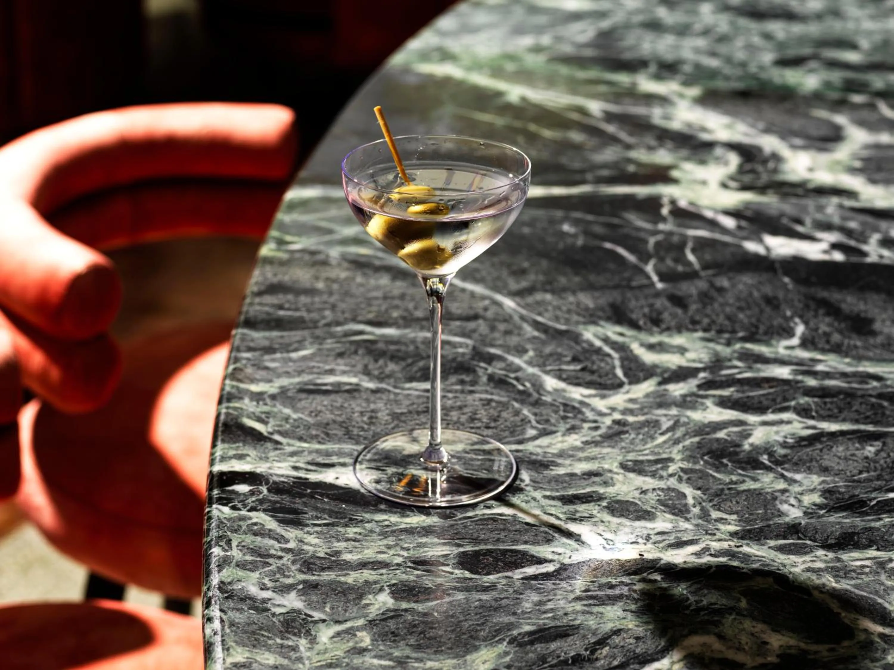 Lounge or bar in voco Gosford by IHG