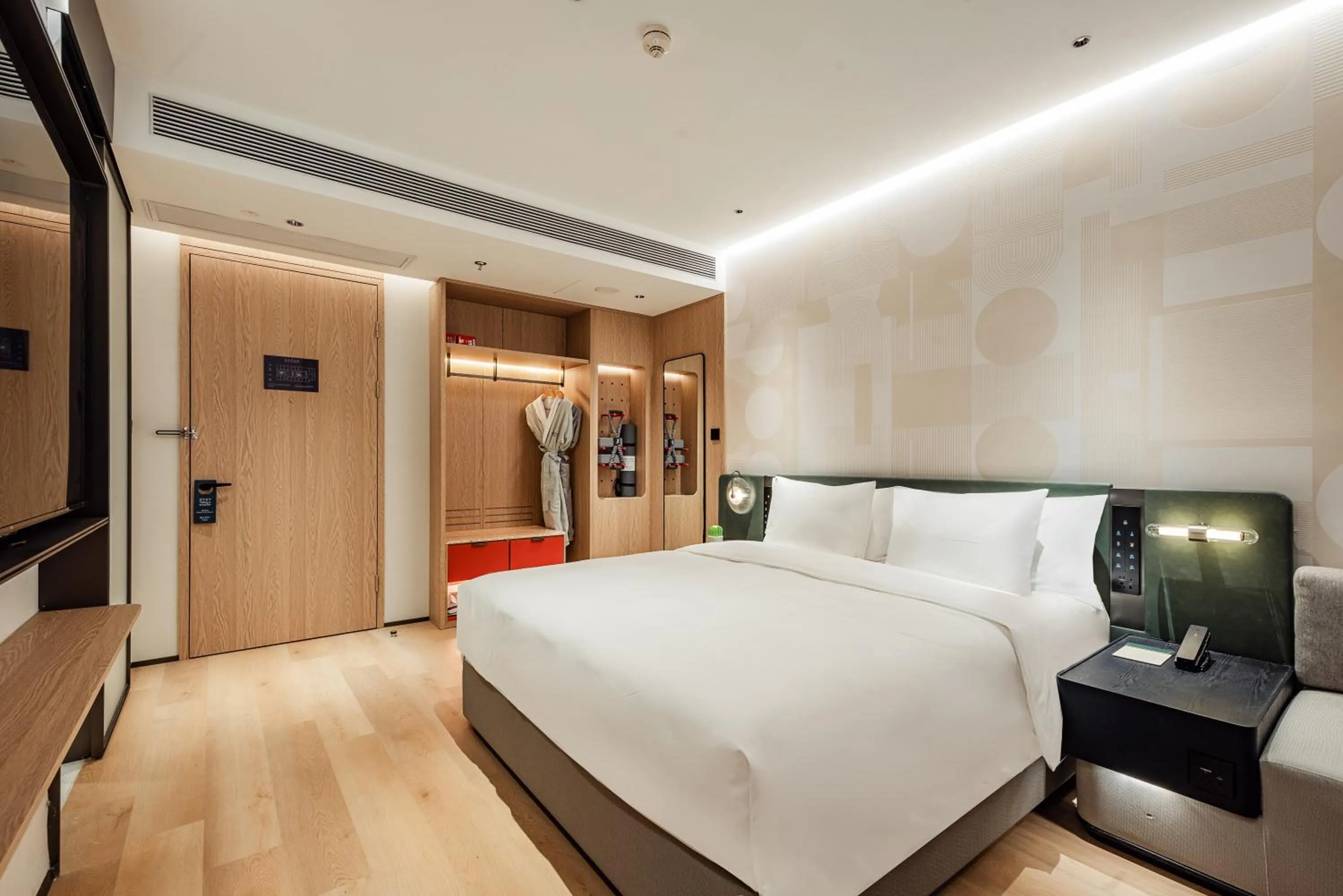 Bed in EVEN Hotel Shanghai Jinqiao by IHG