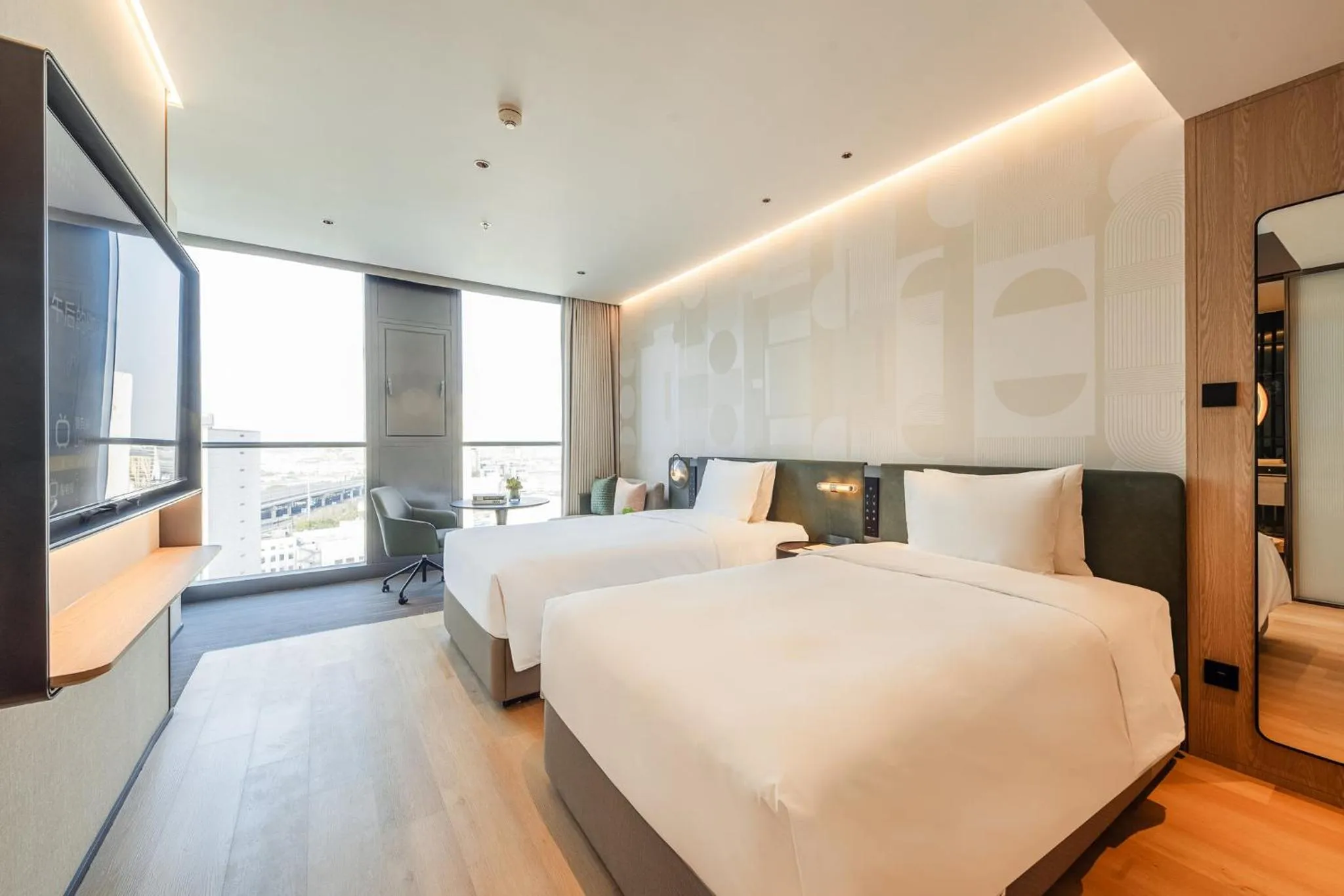 Photo of the whole room, Bed in EVEN Hotel Shanghai Jinqiao by IHG