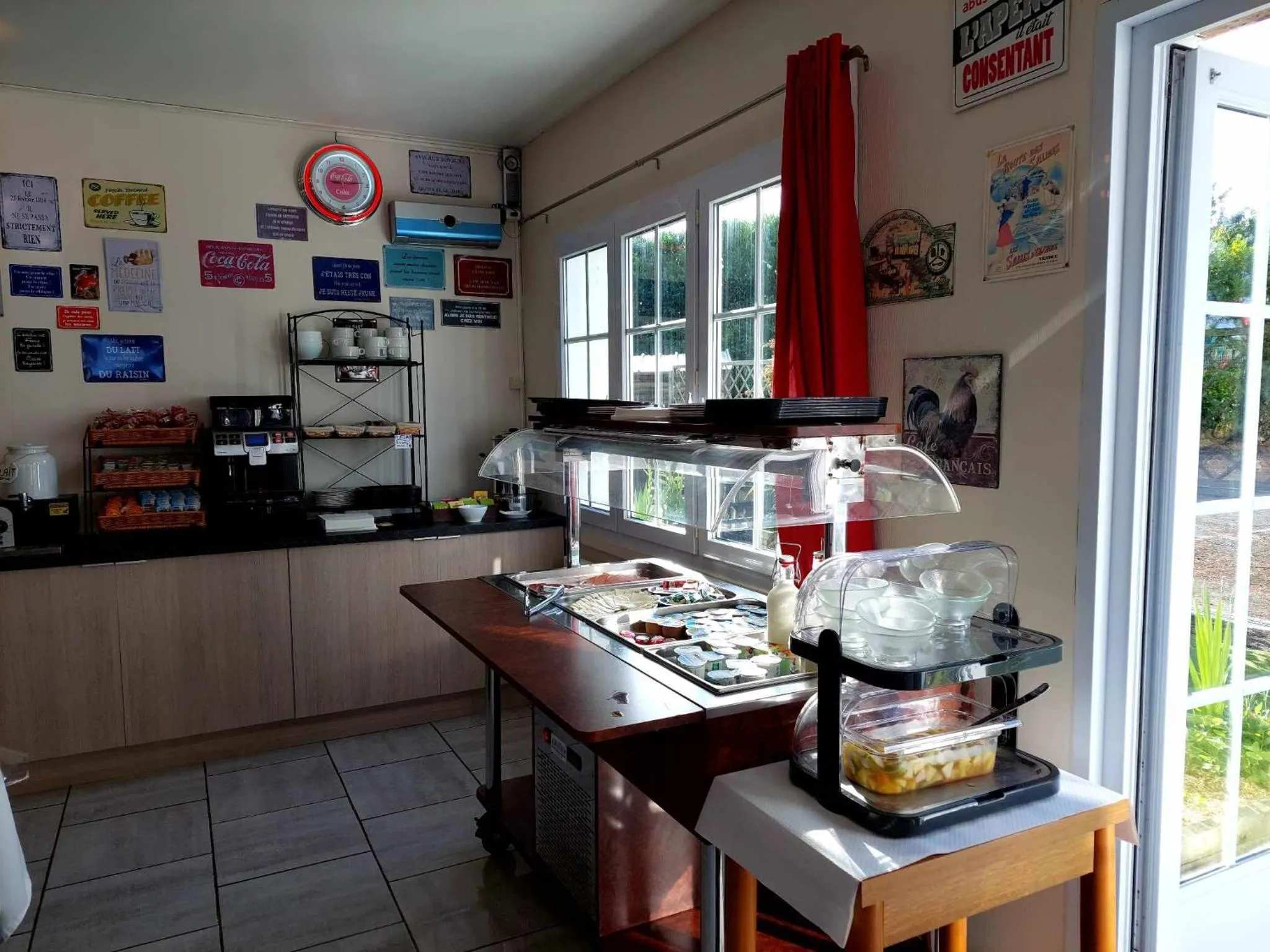 Property building in Le Mareuillais Hotel-Restaurant