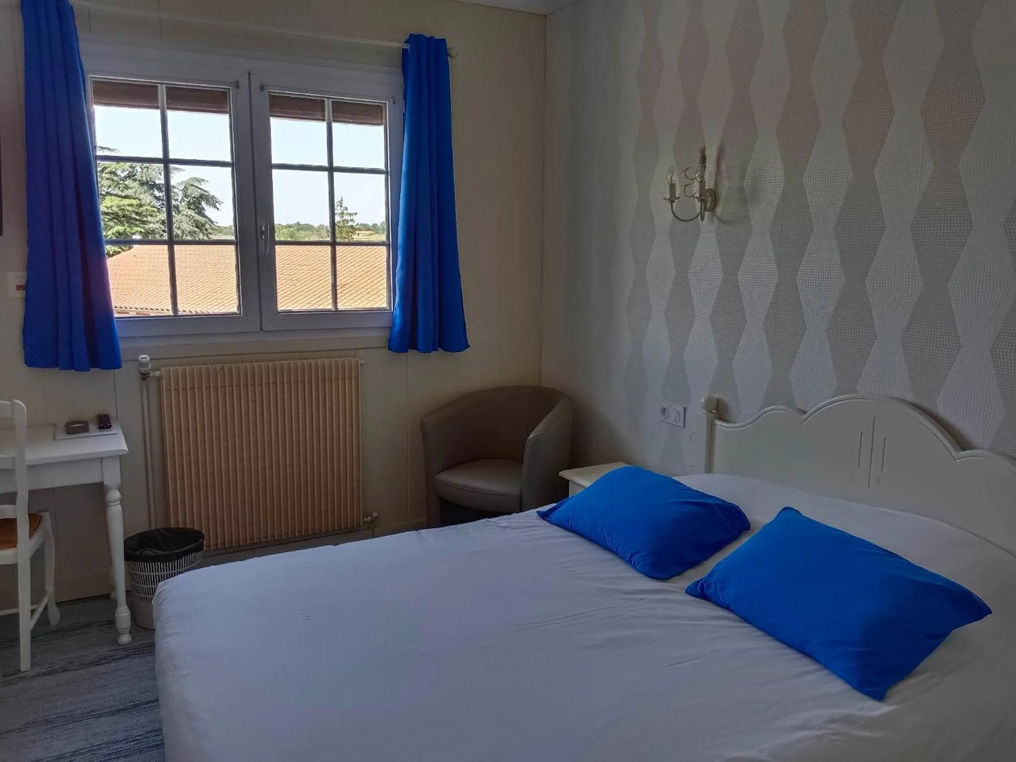 Property building, Bed in Le Mareuillais Hotel-Restaurant