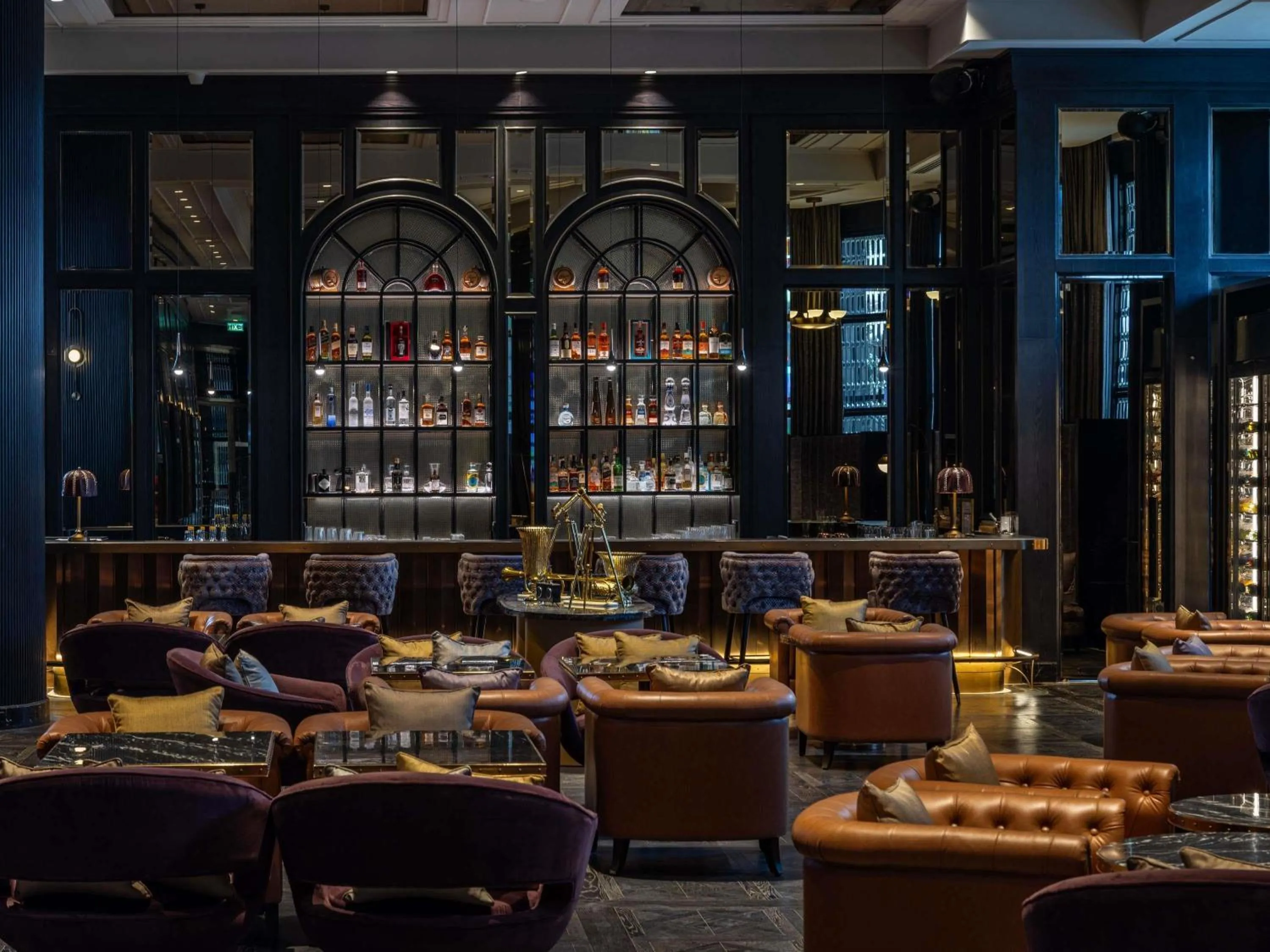 Lounge or bar in Fairmont Mumbai
