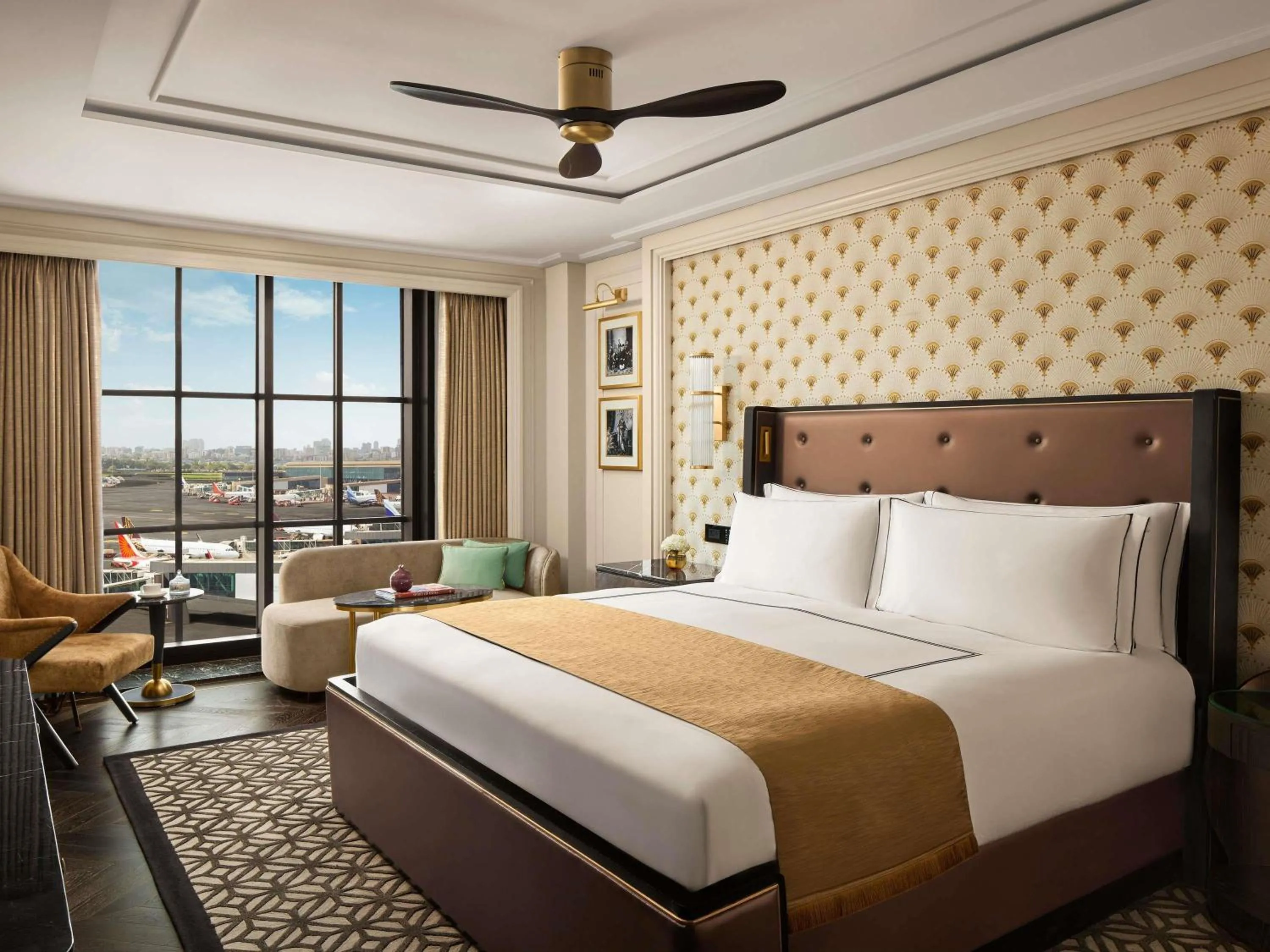 Property building, Bed in Fairmont Mumbai