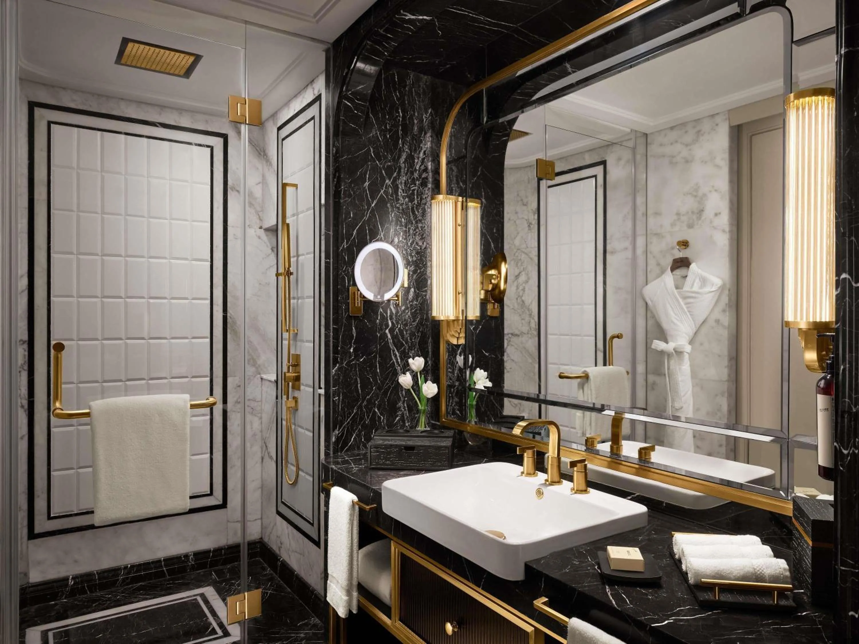 Bedroom in Fairmont Mumbai